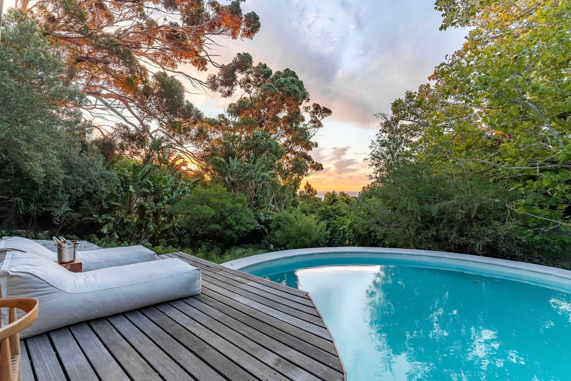 river42-camps-bay_villa_cape-town-south-africa_exterior-pool.jpg