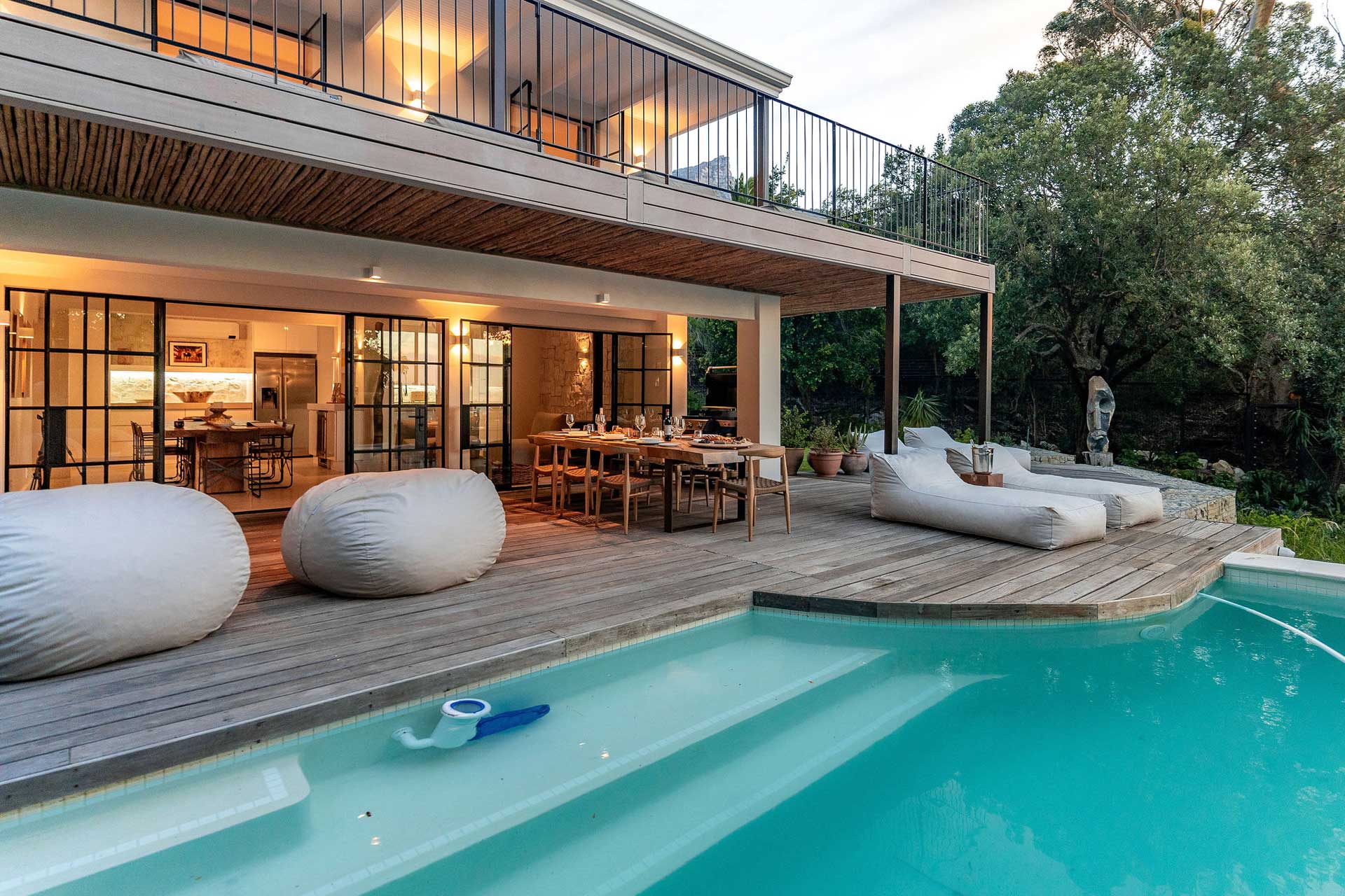 river42-camps-bay_villa_cape-town-south-africa_exterior-pool-terrae.jpg