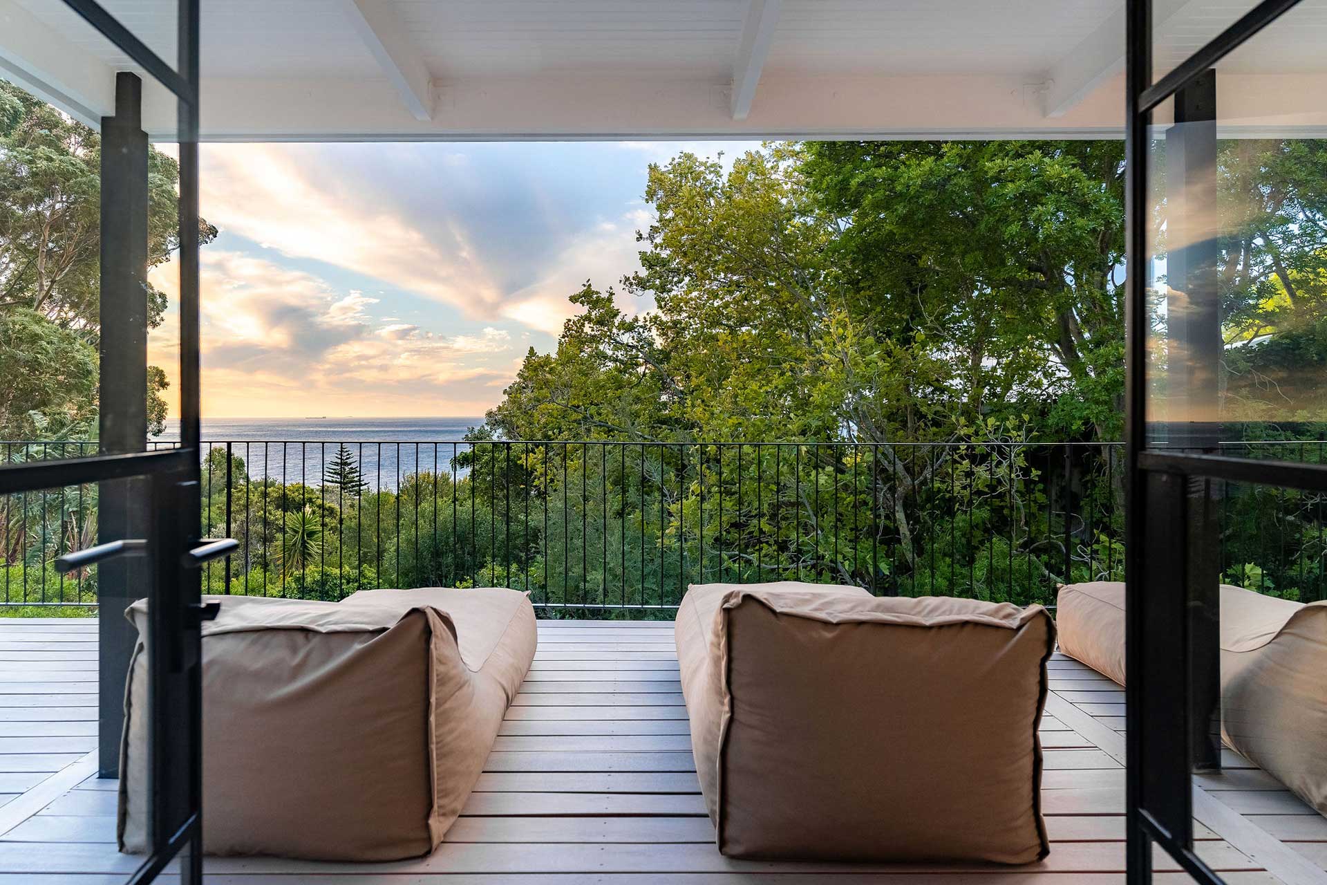 river42-camps-bay_villa_cape-town-south-africa_exterior-view.jpg