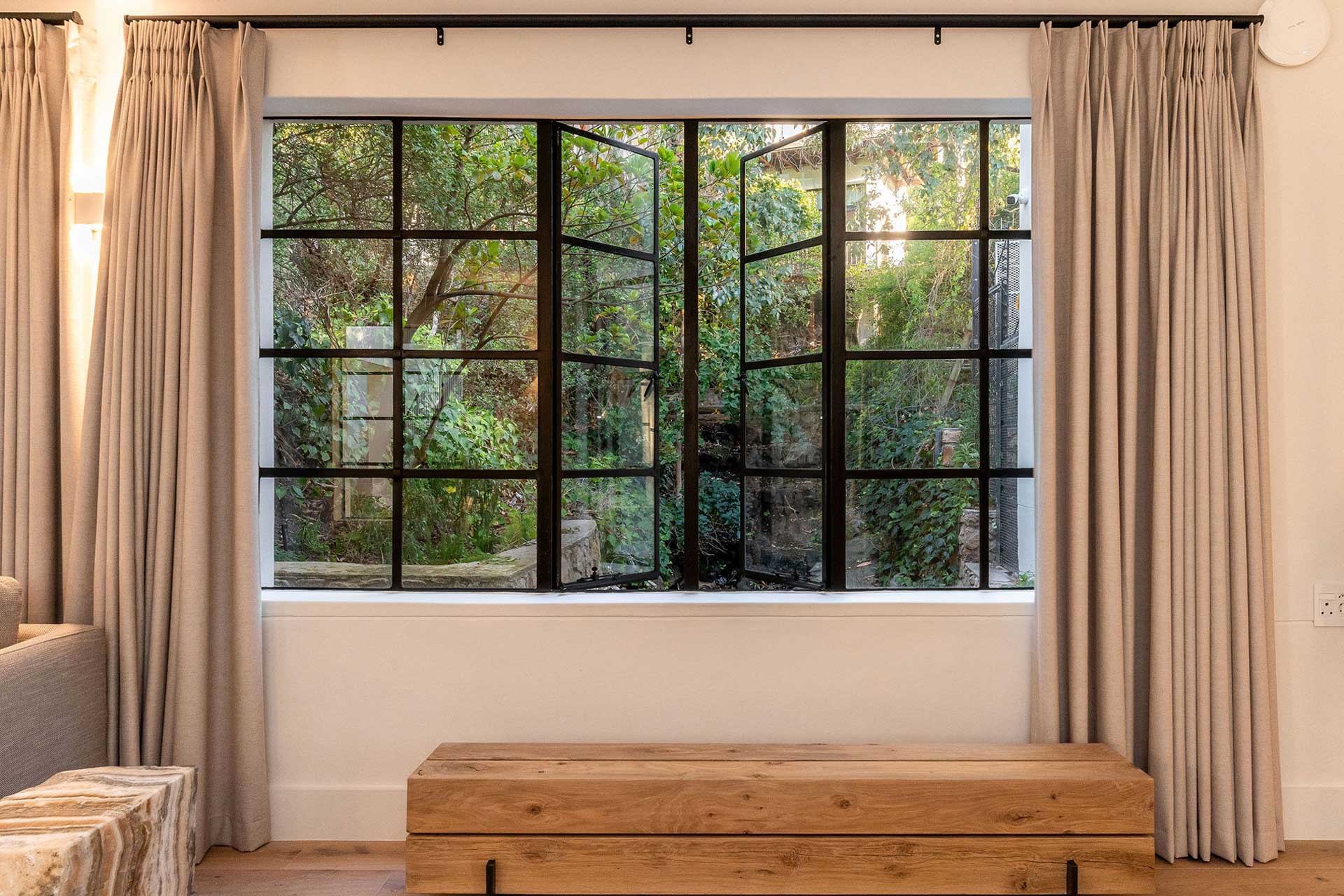 river42-camps-bay_villa_cape-town-south-africa_interior.jpg