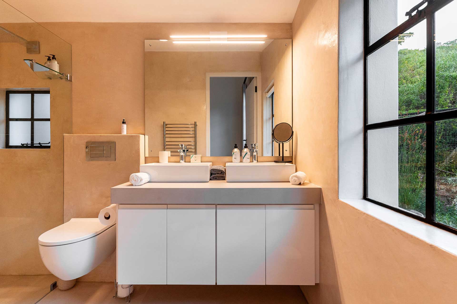 river42-camps-bay_villa_cape-town-south-africa_interior-bathroom-design.jpg