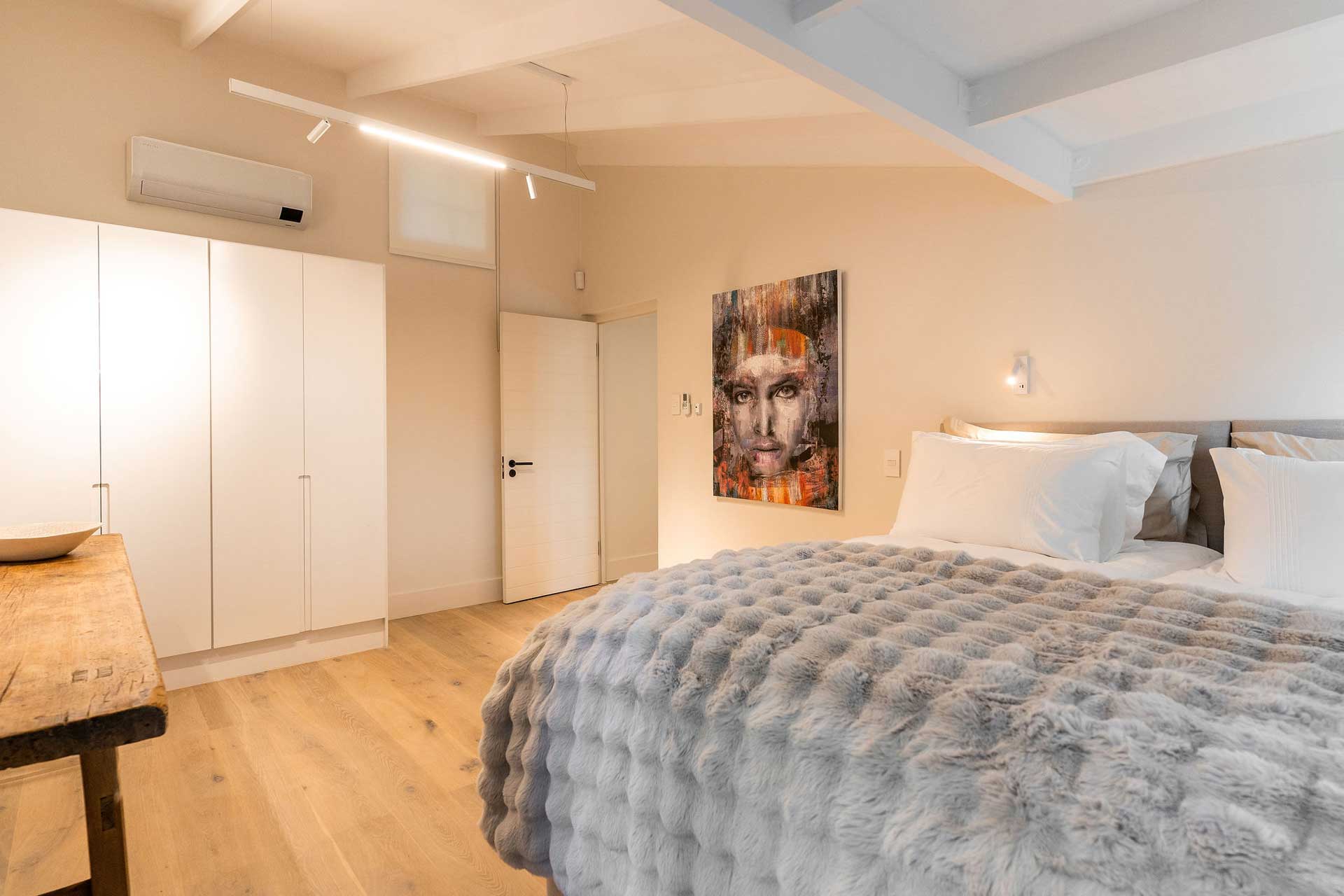 river42-camps-bay_villa_cape-town-south-africa_interior-bedroom-design.jpg