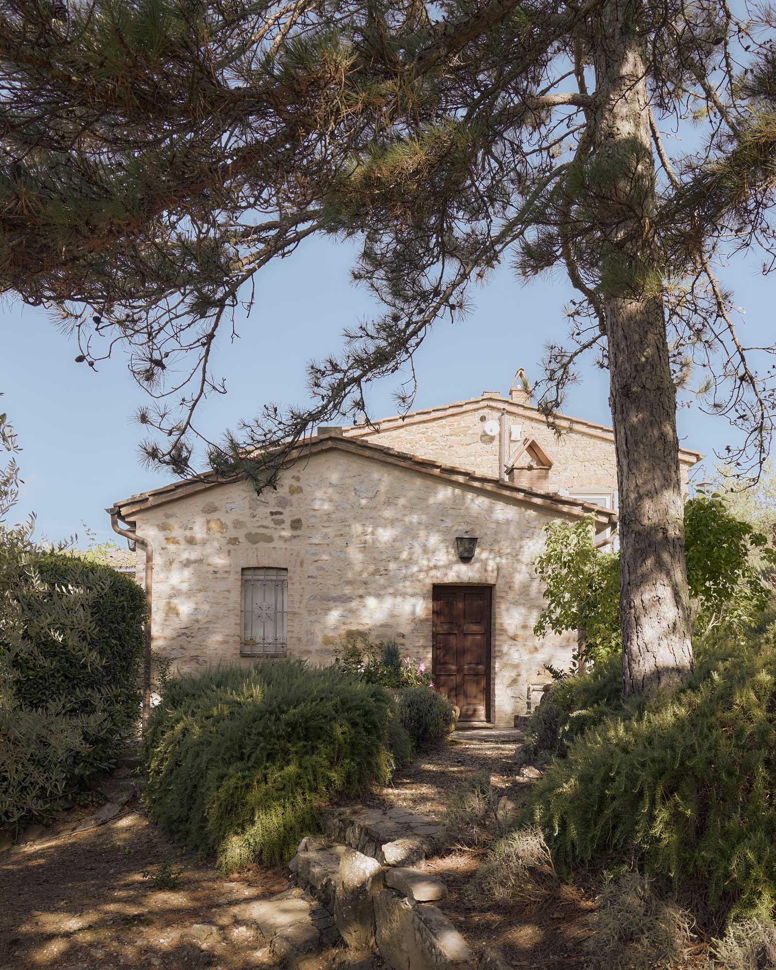 fattoria-valtellina_country-house_tuscany-italy_exterior-facade-design.jpg