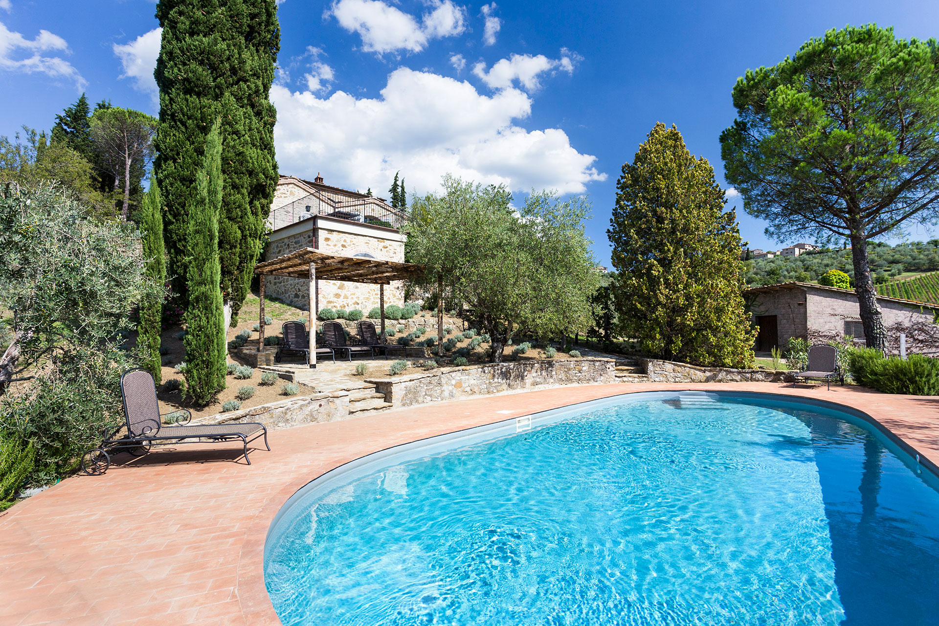 fattoria-valtellina_country-house_tuscany-italy_exterior-pool.jpg