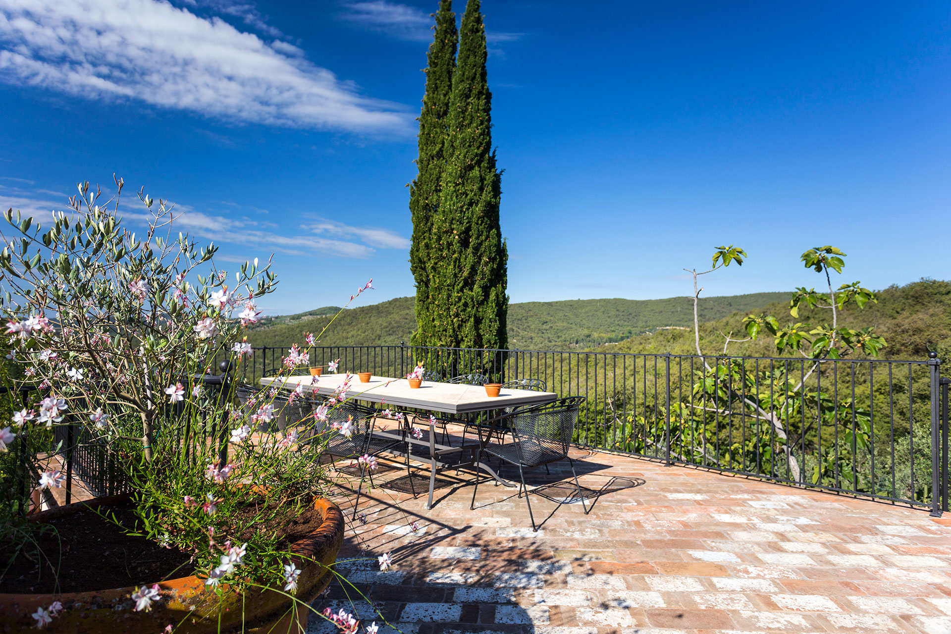 fattoria-valtellina_country-house_tuscany-italy_exterior-terrace-view.jpg