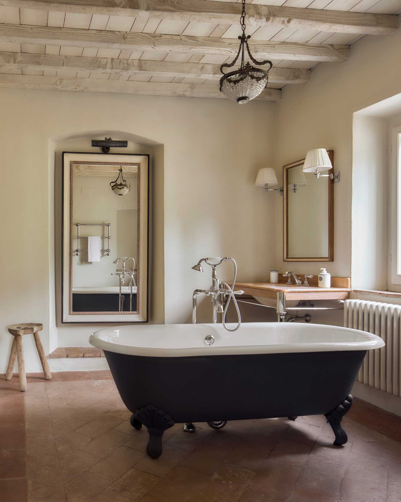 fattoria-valtellina_country-house_tuscany-italy_interior-bath-room.jpg