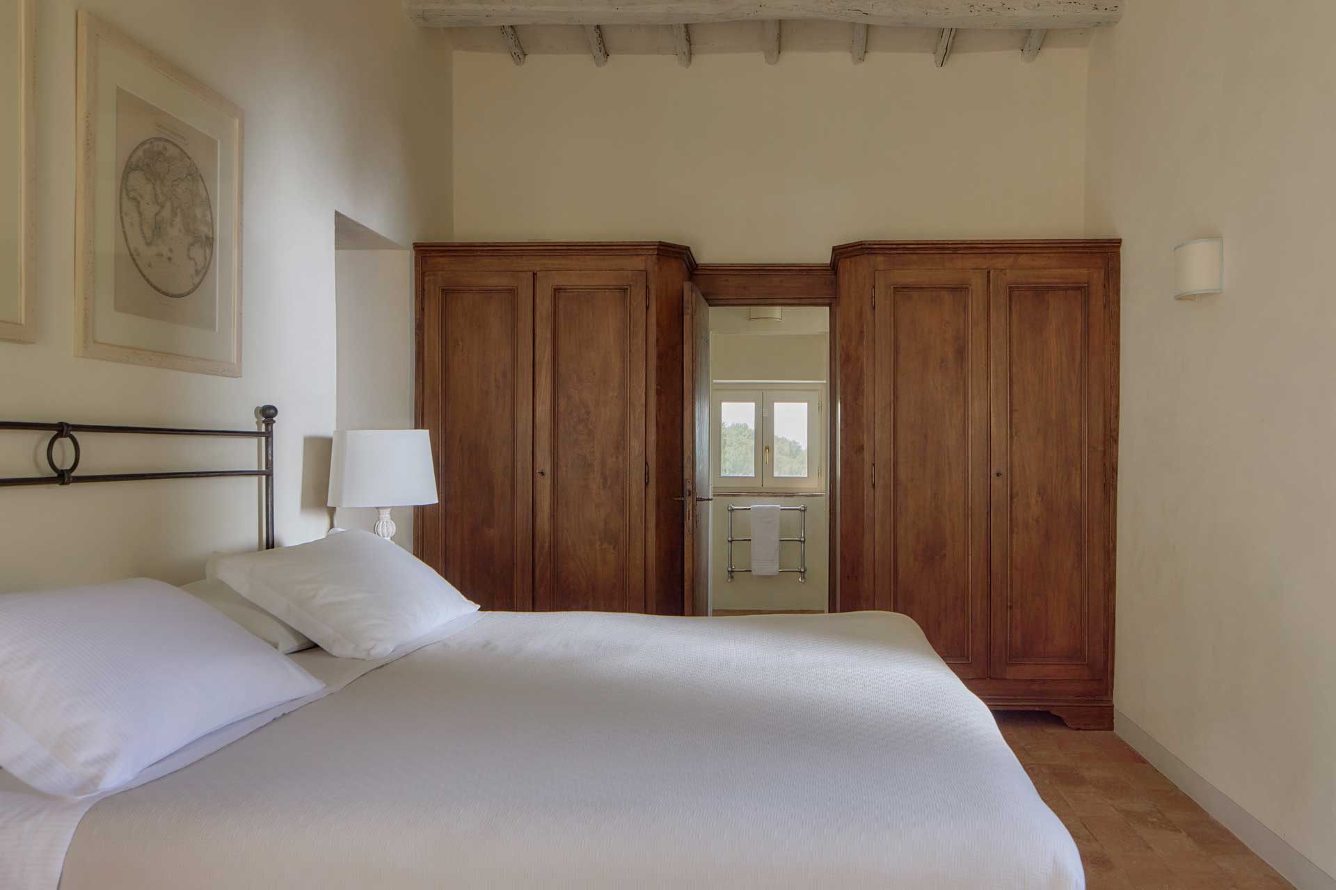 fattoria-valtellina_country-house_tuscany-italy_interior-bed-room.jpg