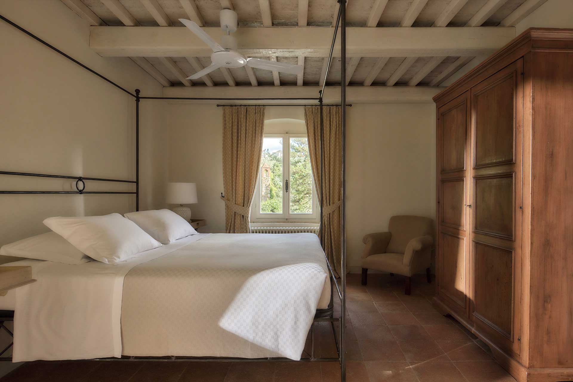 fattoria-valtellina_country-house_tuscany-italy_interior-bedroom.jpg