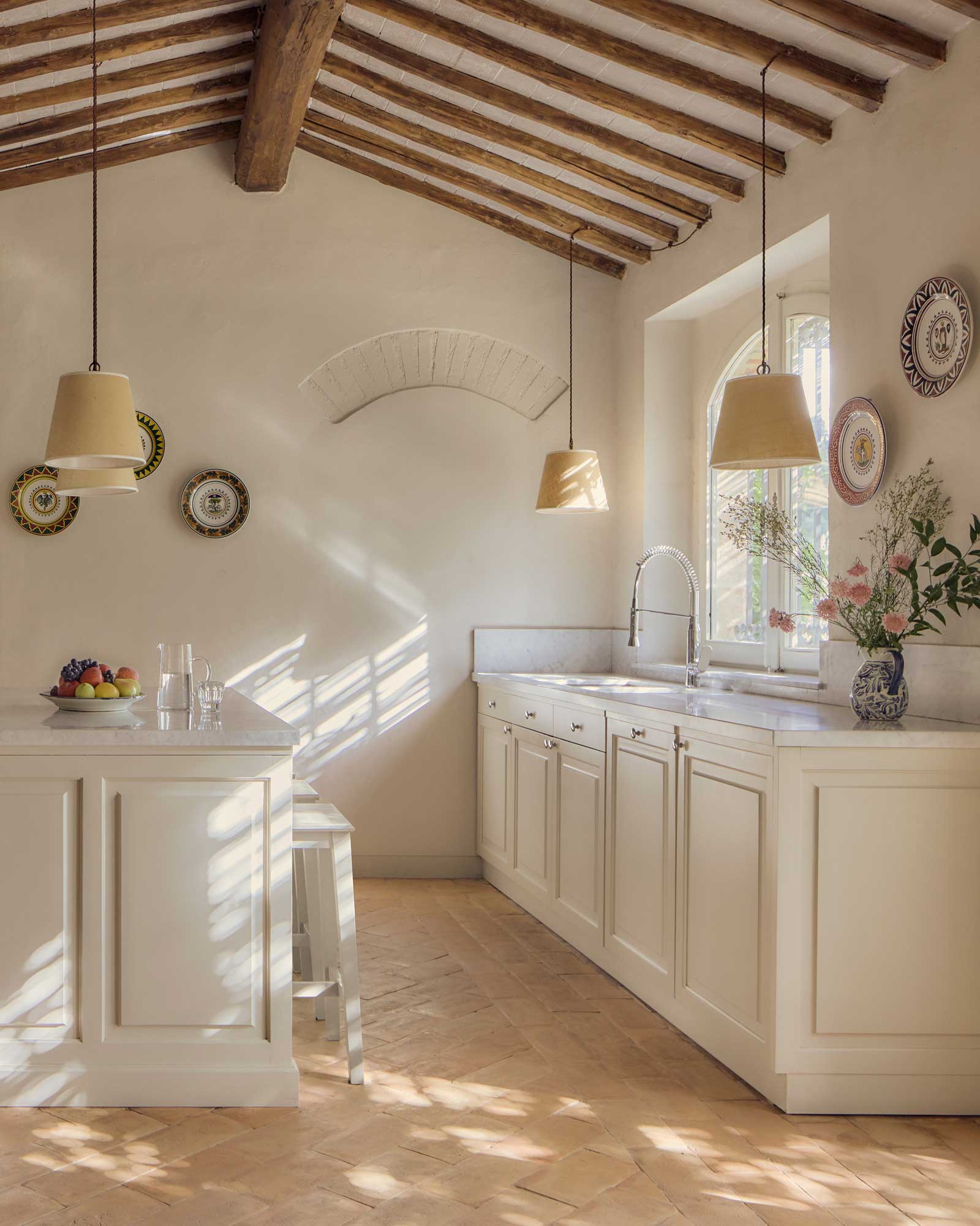 fattoria-valtellina_country-house_tuscany-italy_interior-kitchen-design.jpg