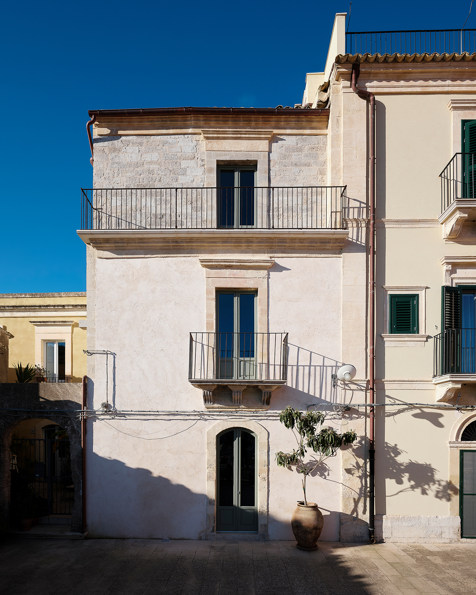 casa-valentine_townhouse_sicily-italy_exterior-facade.jpg