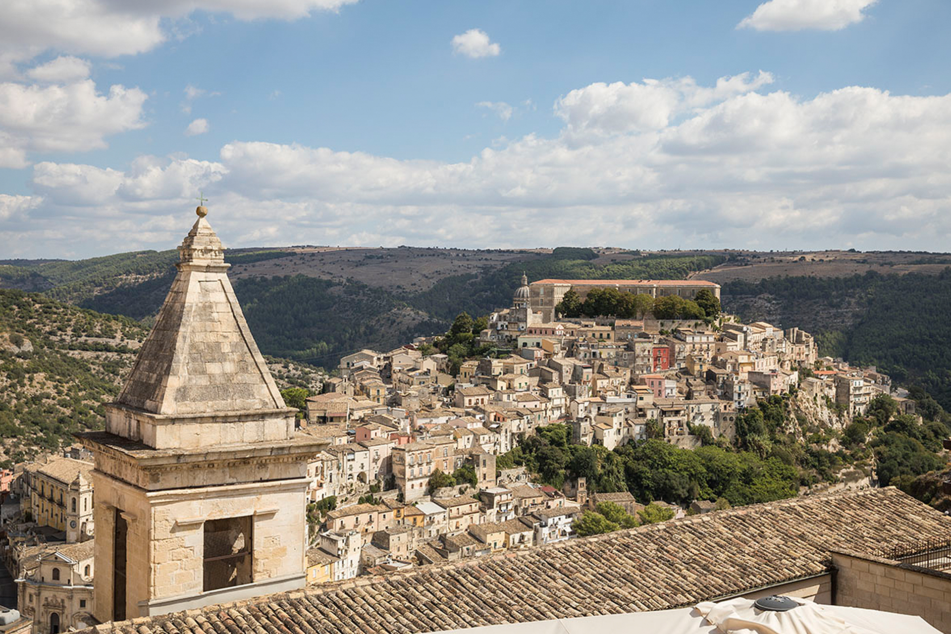 casa-valentine_townhouse_sicily-italy_exterior-view.jpg