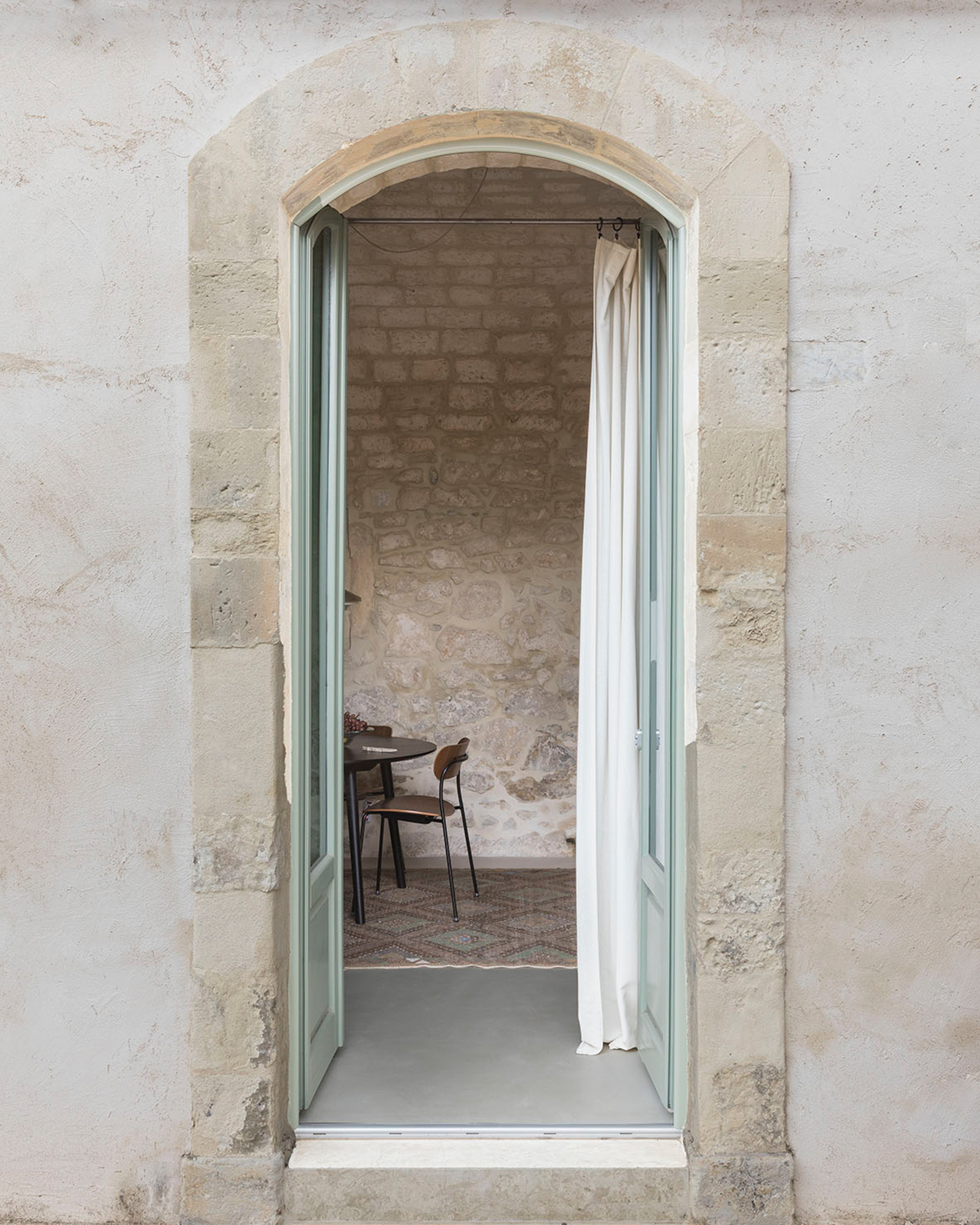 casa-valentine_townhouse_sicily-italy_interior-entrance.jpg