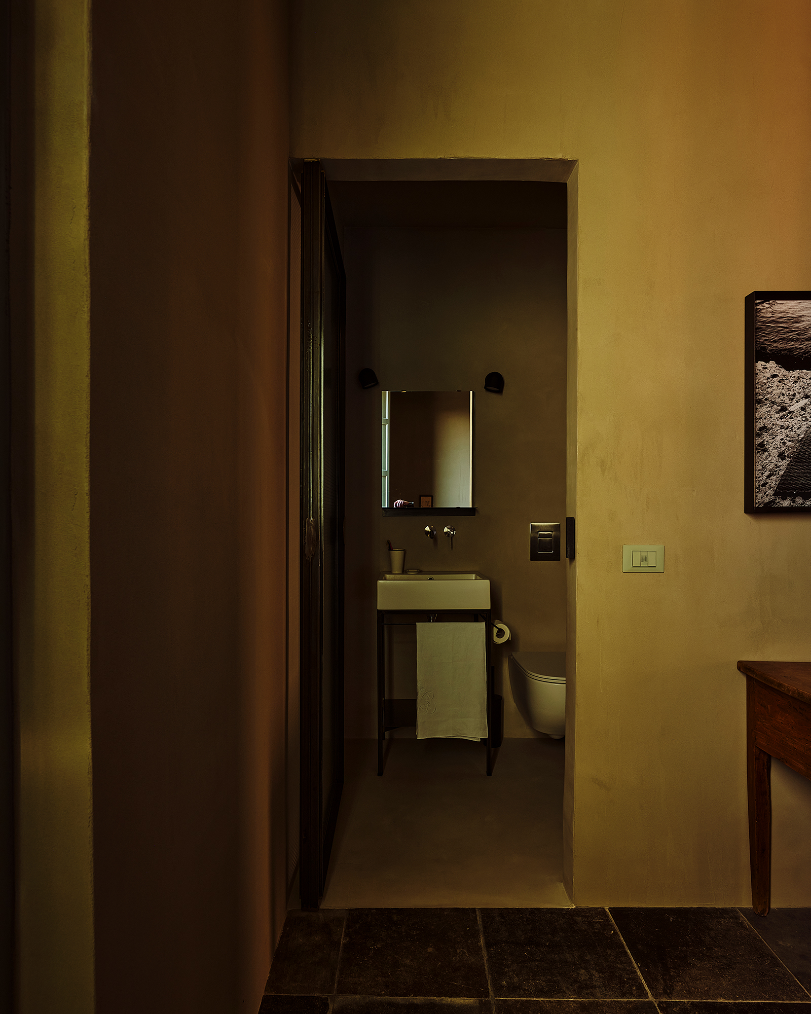 casa-valentine_townhouse_sicily-italy_interior-night.jpg