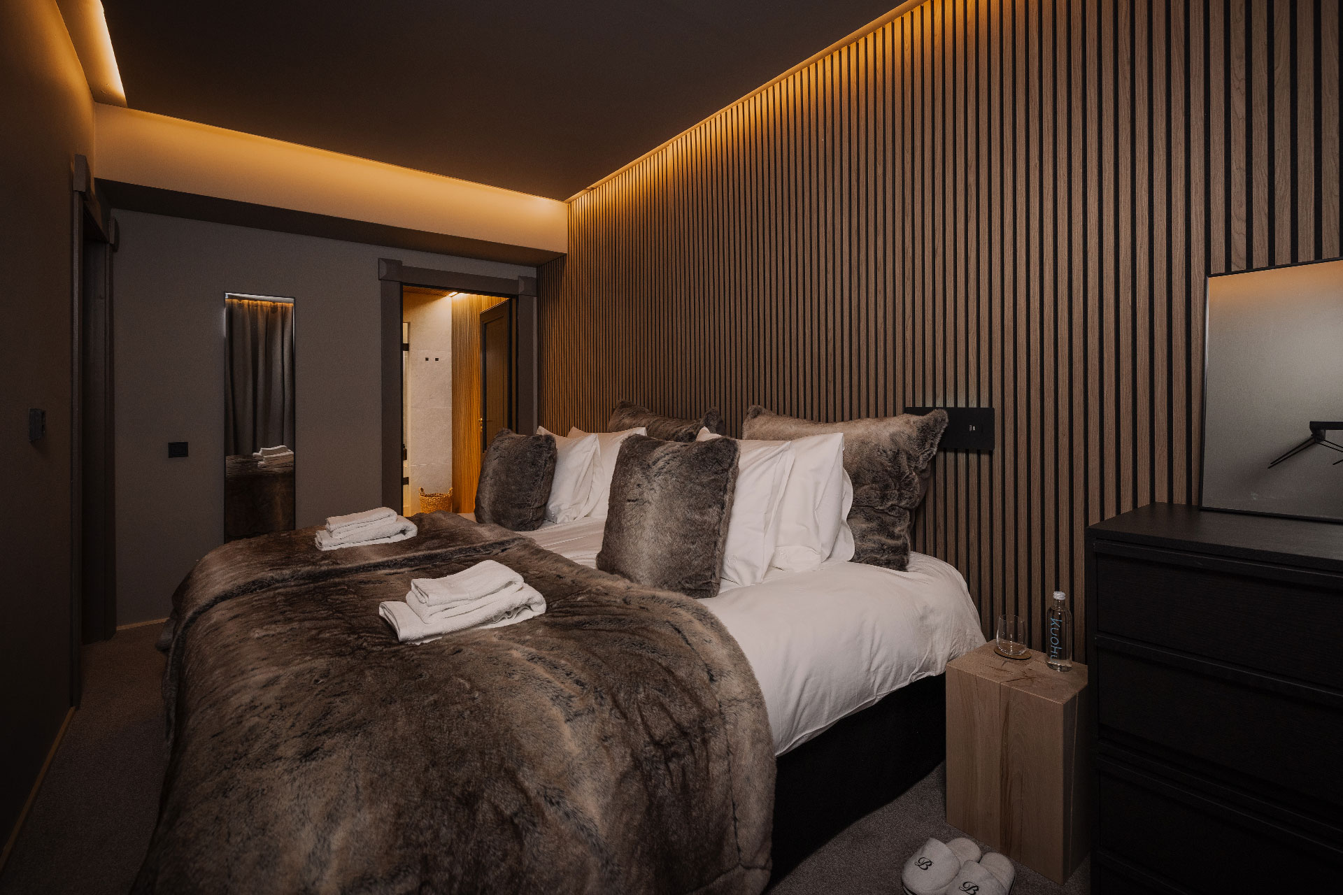chalet-utsu_chalet_lapland-finland_interior-bedroom-space.jpg