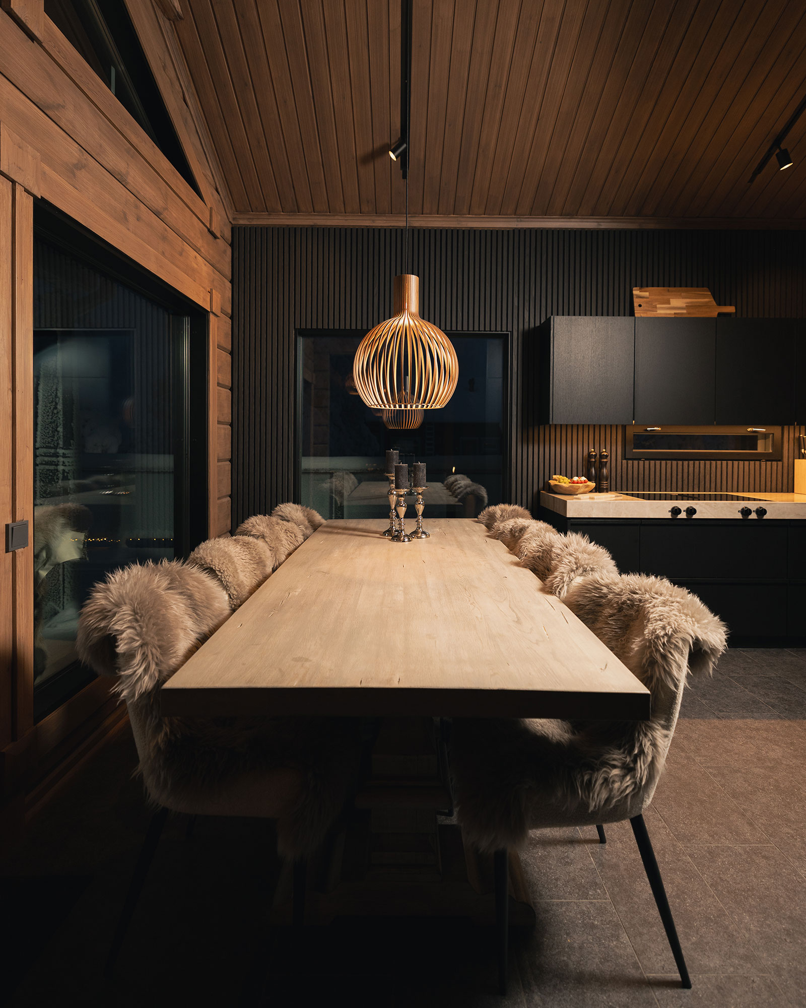 chalet-utsu_chalet_lapland-finland_interior-dining-table.jpg