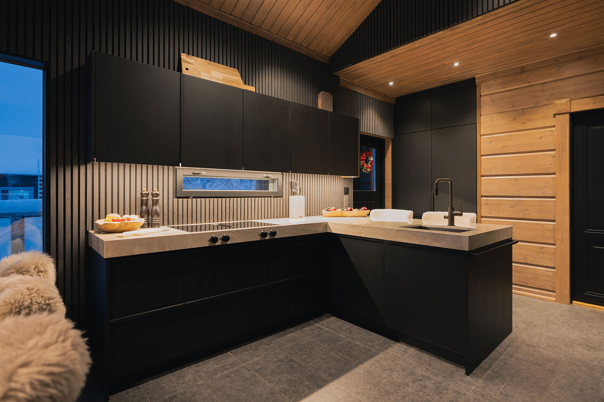 chalet-utsu_chalet_lapland-finland_interior-kitchen.jpg