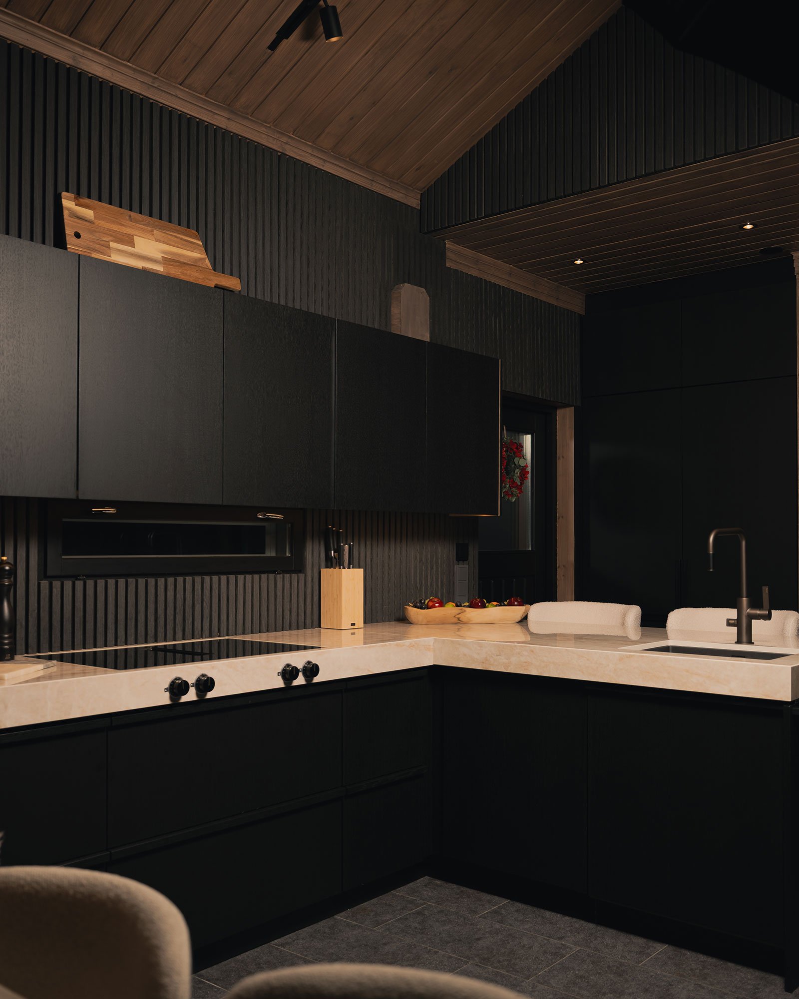chalet-utsu_chalet_lapland-finland_interior-kitchen-detail.jpg