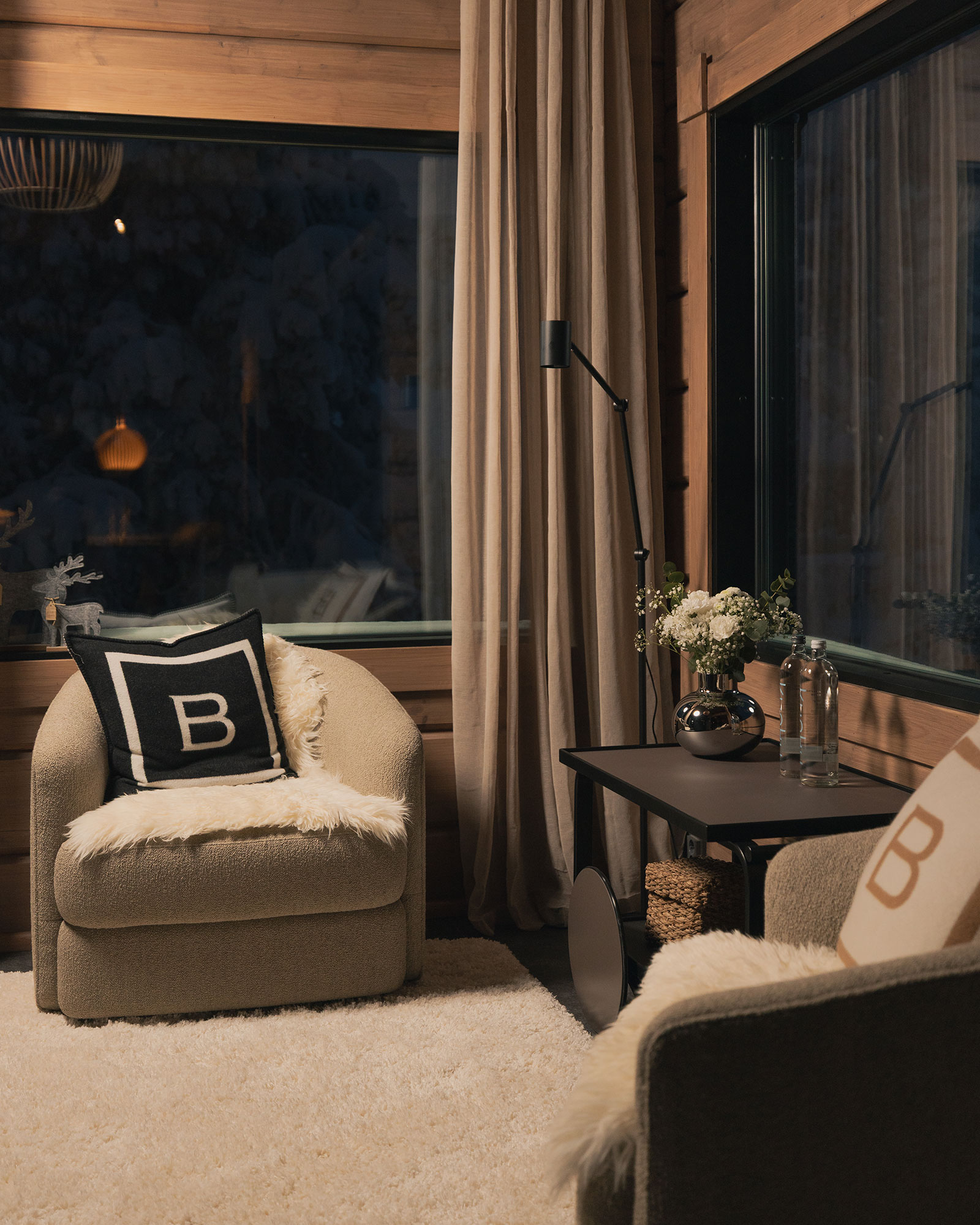 chalet-utsu_chalet_lapland-finland_interior-sofa.jpg