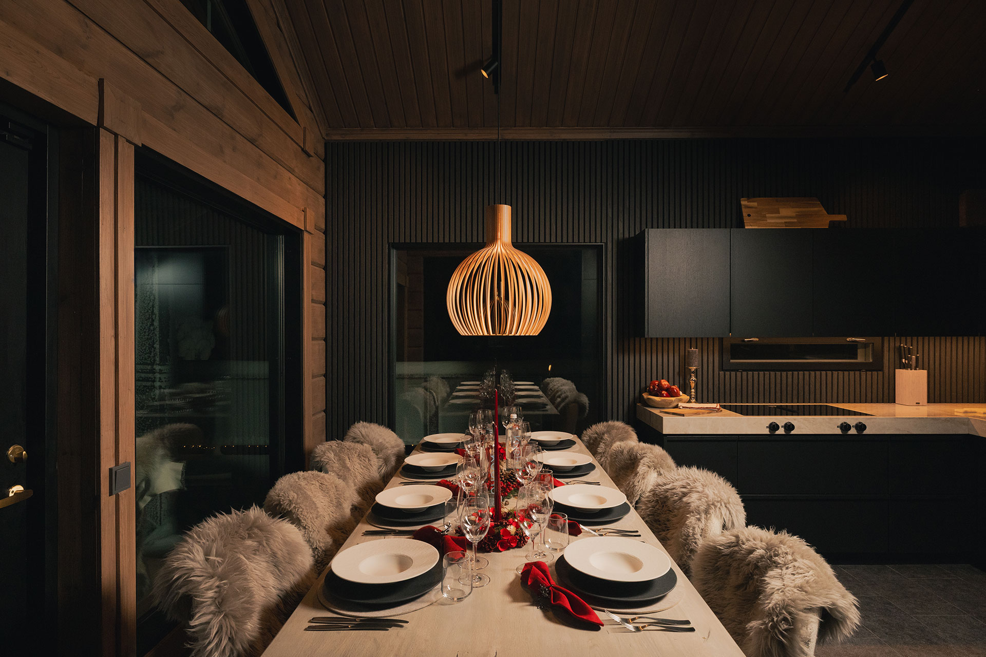 chalet-utsu_chalet_lapland-finland_interior-table.jpg