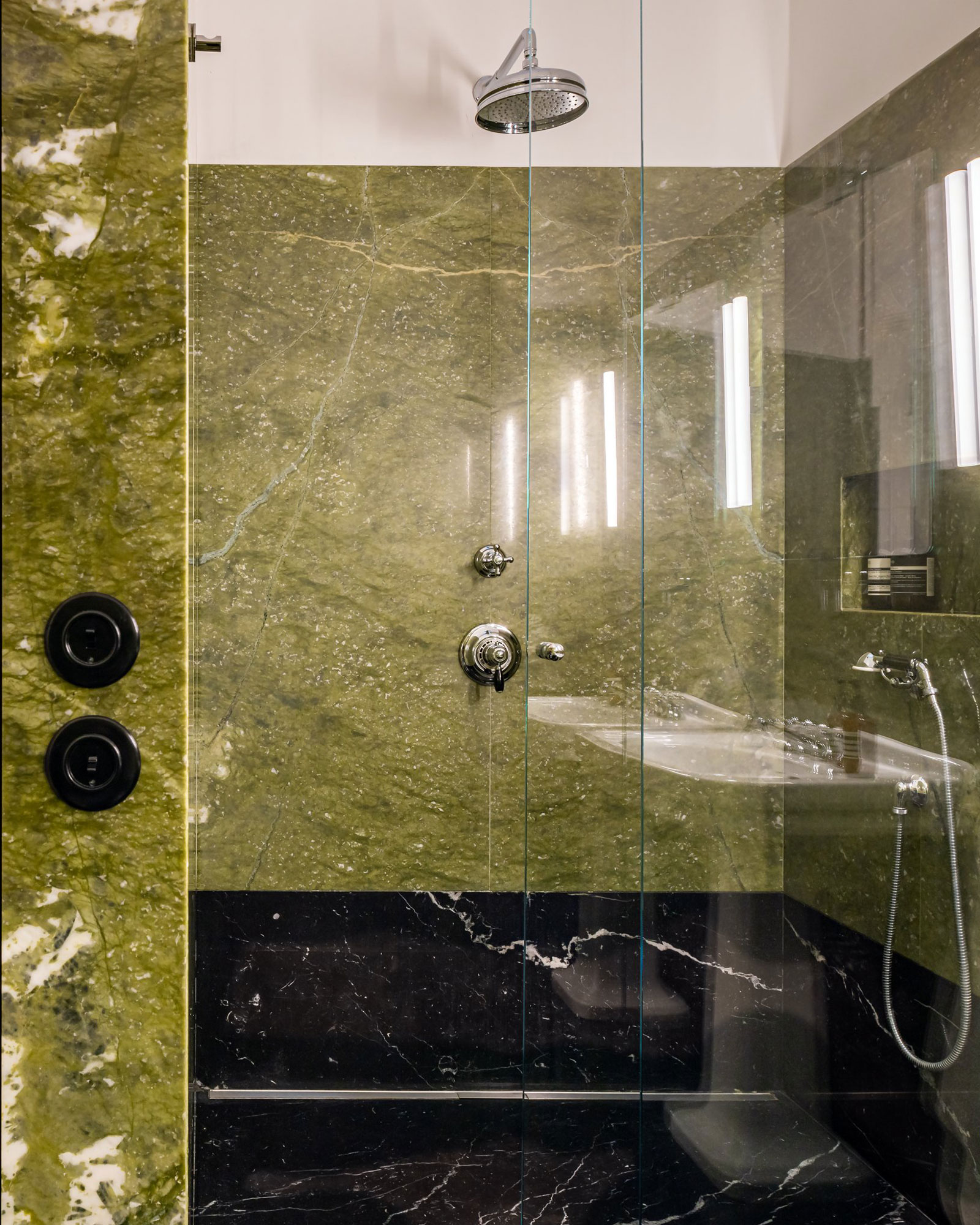 the-apartment_apartment_milan-italy_interior-bathroom-shower.jpg