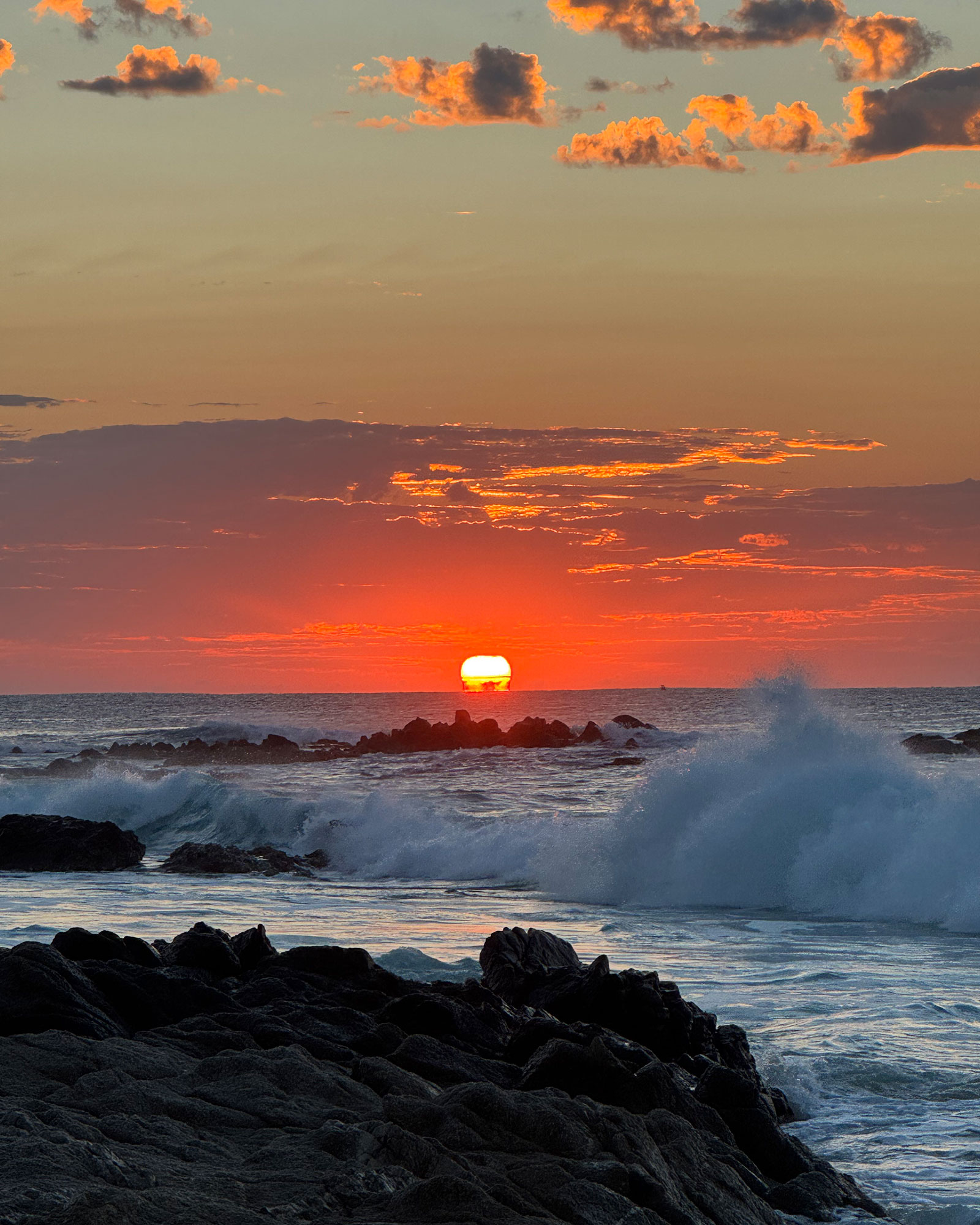 los-zacatitos-by-boutique_villa_baja-california-sur-mexico_exterior-sunset.jpg