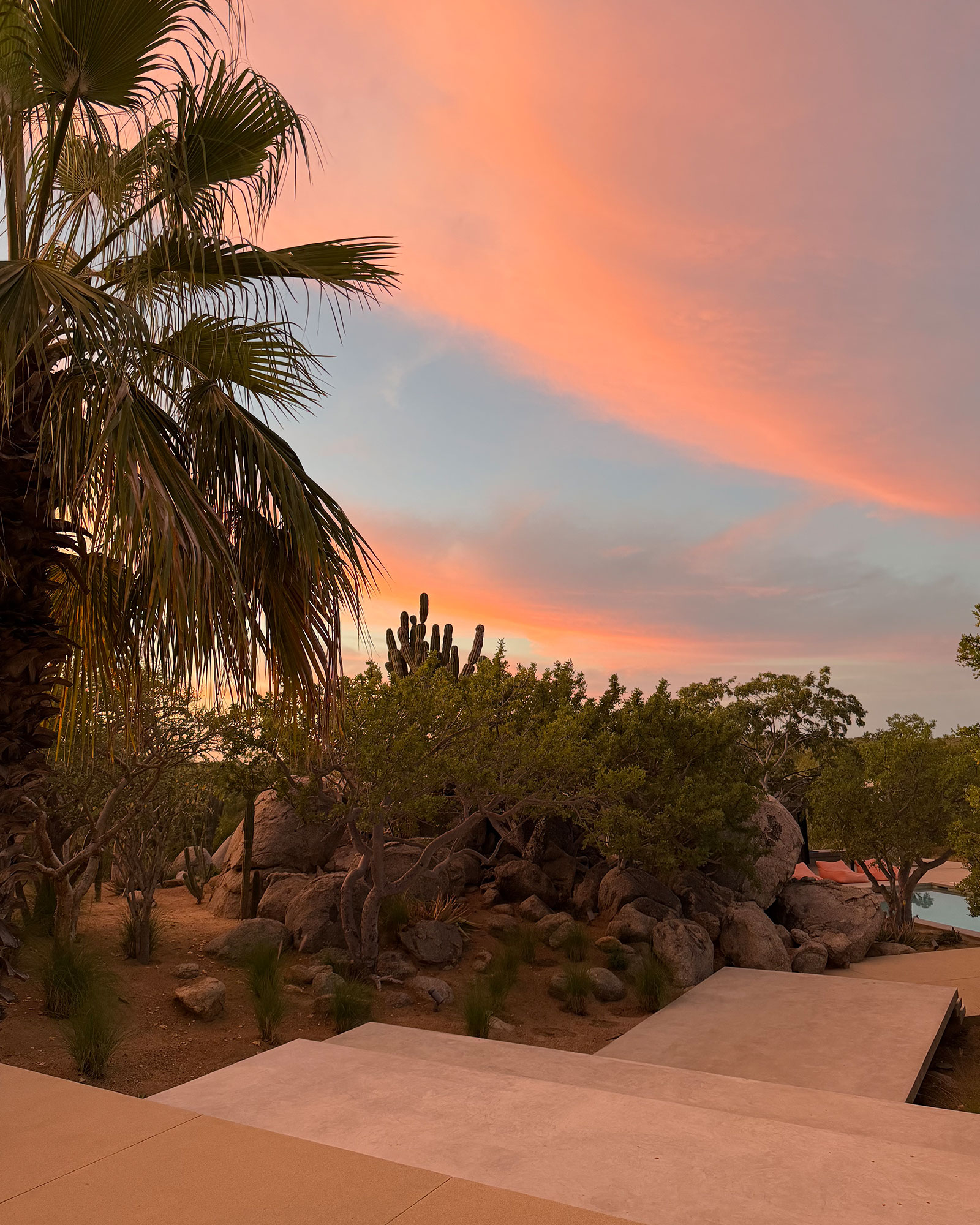 los-zacatitos-by-boutique_villa_baja-california-sur-mexico_exterior-sunset-sky.jpg