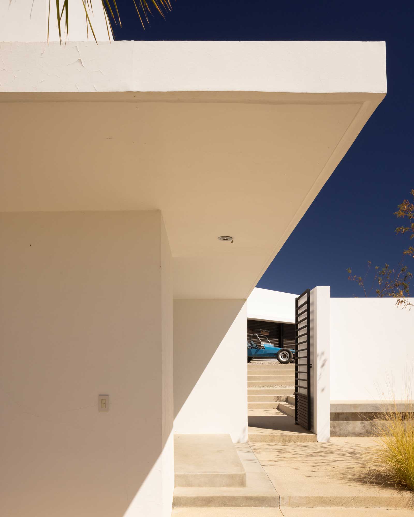 los-zacatitos-byboutique_villa_baja-california-sur-mexico_exterior-design-detail-sky.jpg