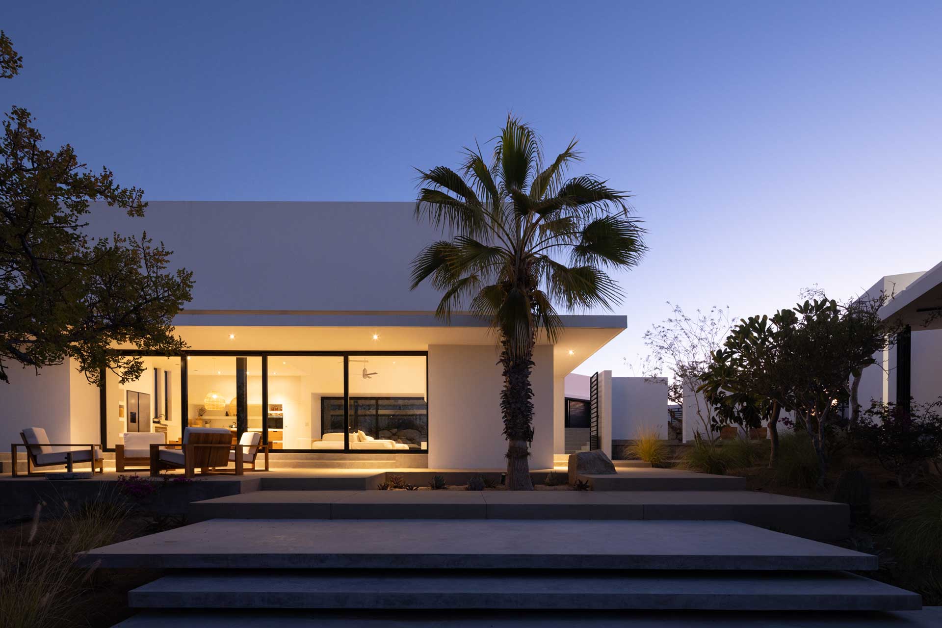 los-zacatitos-byboutique_villa_baja-california-sur-mexico_exterior-night-design.jpg