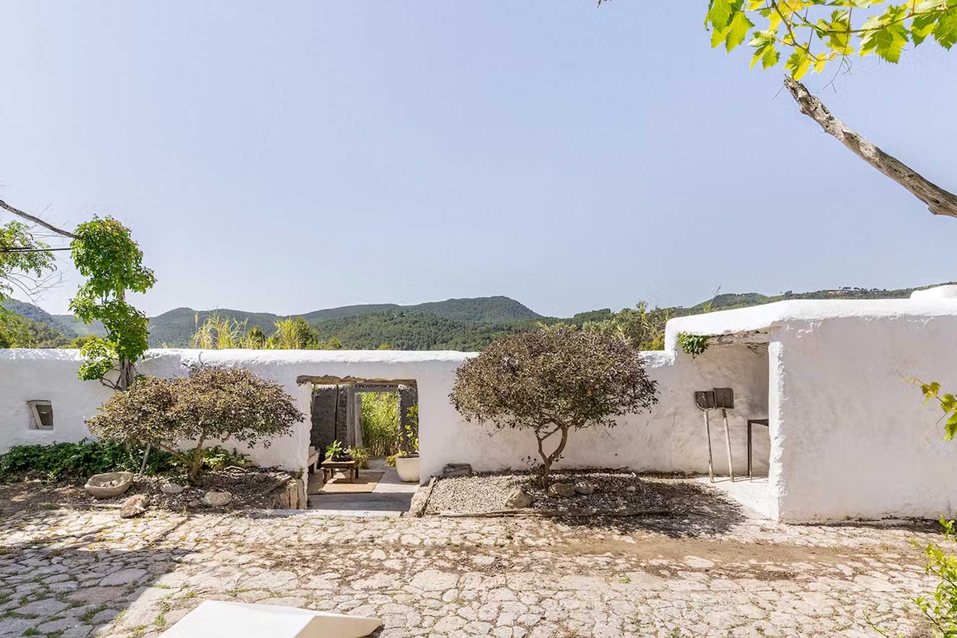 the-finca-at-san-vicente_farmhouse_Balearic-Islands-spain_exterior-design-space.jpg