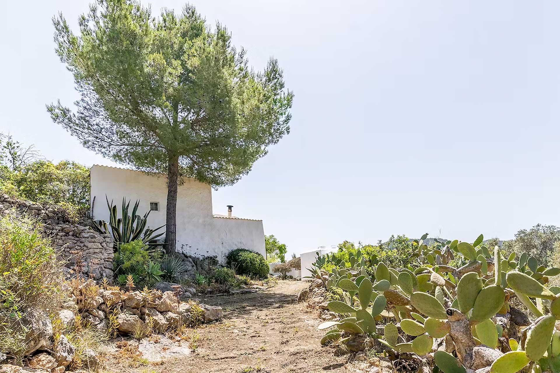 the-finca-at-san-vicente_farmhouse_Balearic-Islands-spain_exterior-facade.jpg