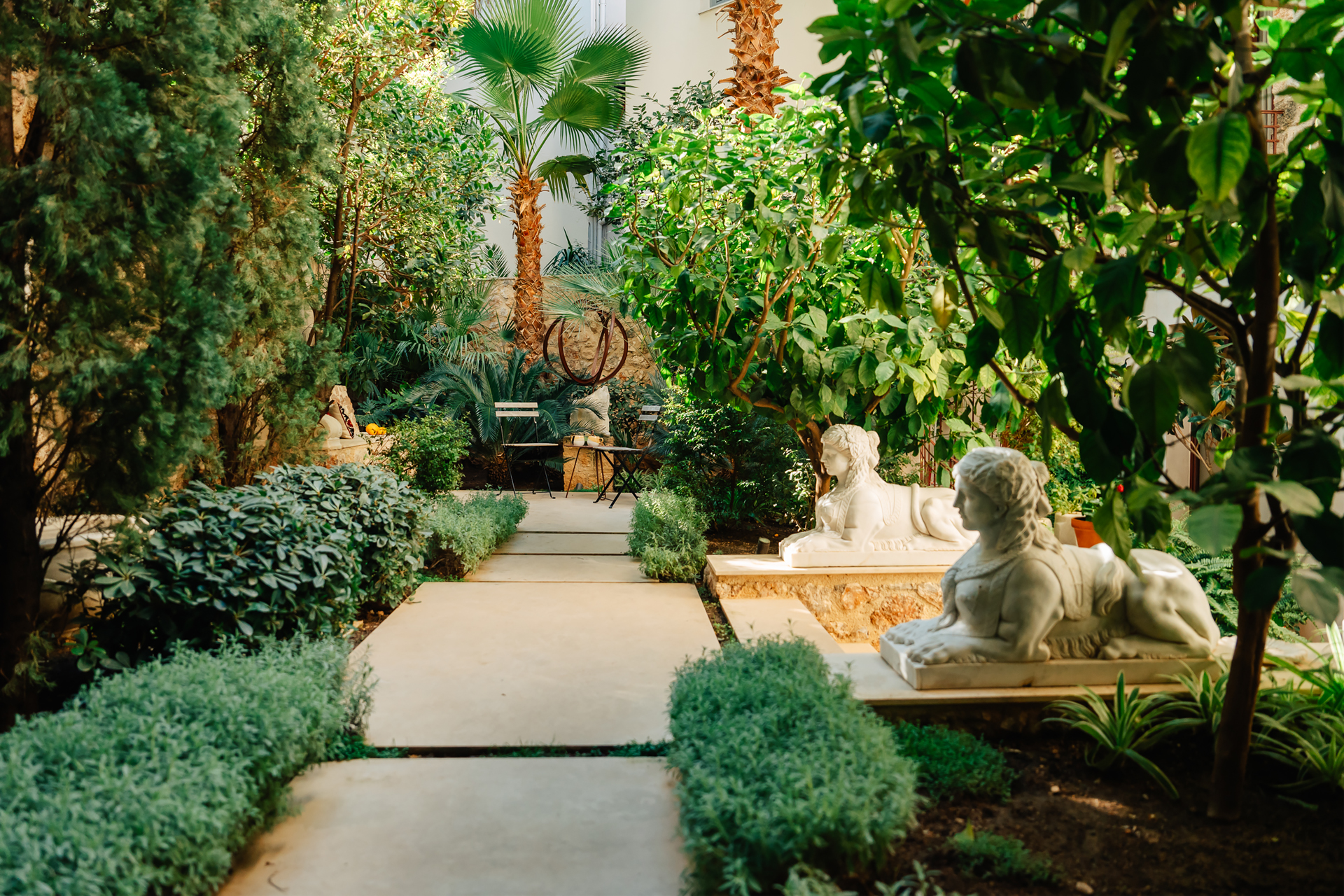 gargaretta-arthouse-suite_house_athens_greece_exterior-garden.jpg