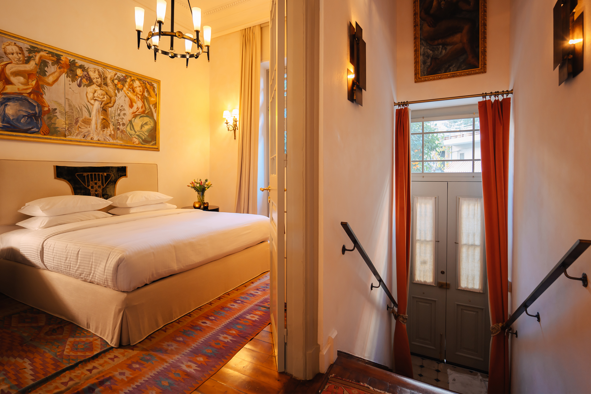 gargaretta-arthouse-suite_house_athens_greece_interior-bedroom-entrance.jpg