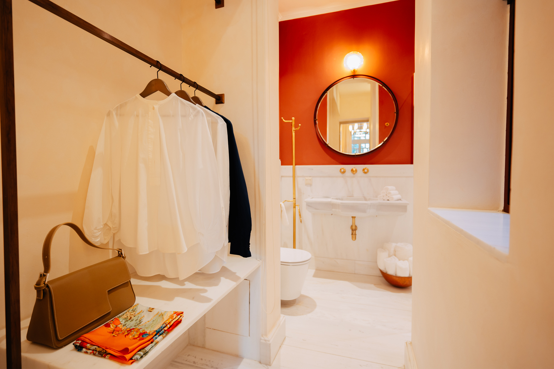 gargaretta-arthouse-suite_house_athens_greece_interior-closet-bathroom.jpg