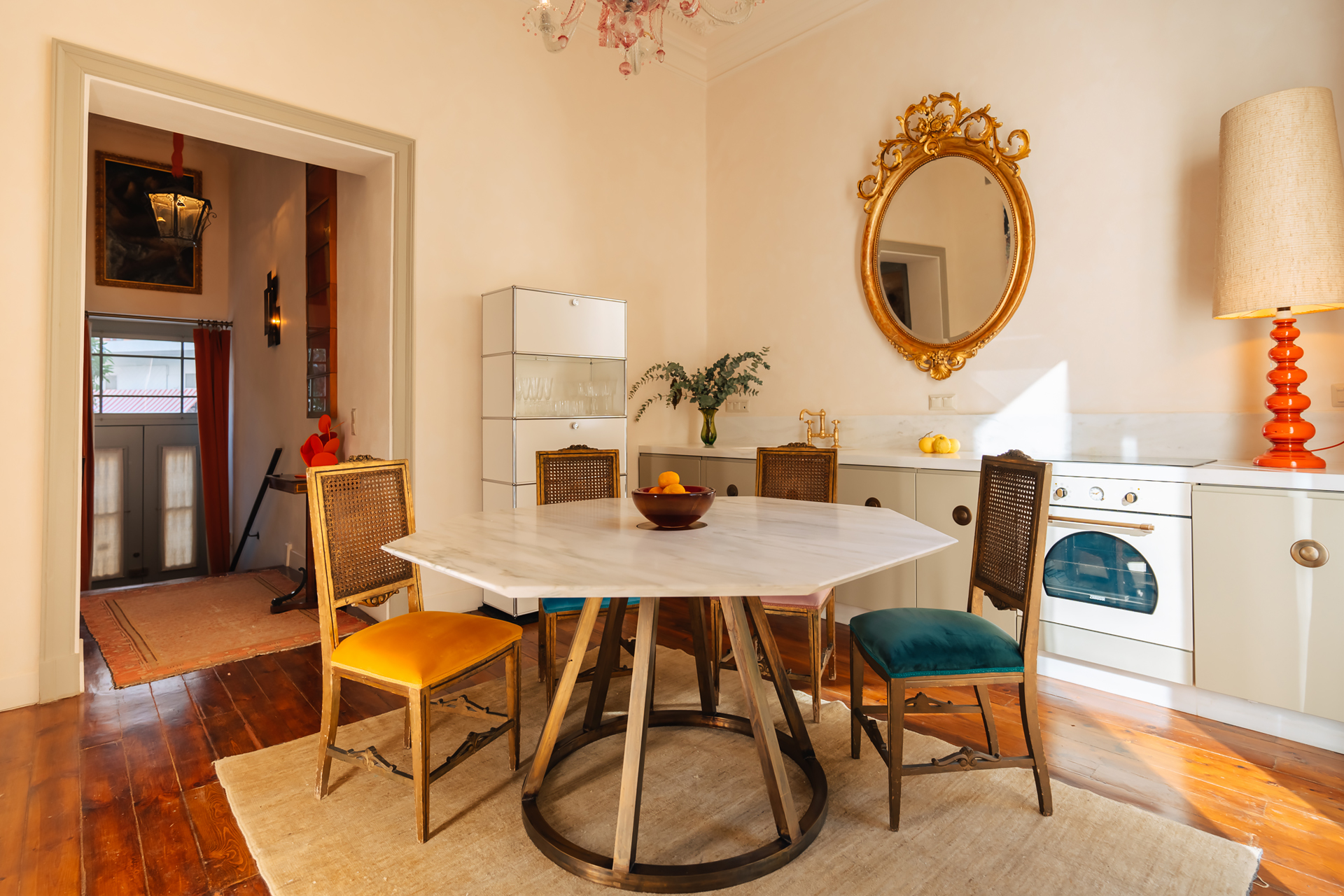 gargaretta-arthouse-suite_house_athens_greece_interior-table.jpg