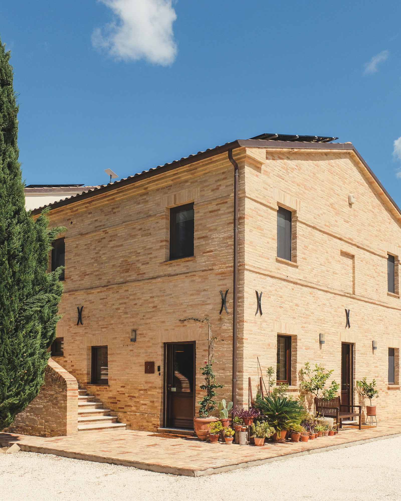 agriturismo-scala_bed-and-breakfast_marche-italy_exterior-1-1-facade.jpg