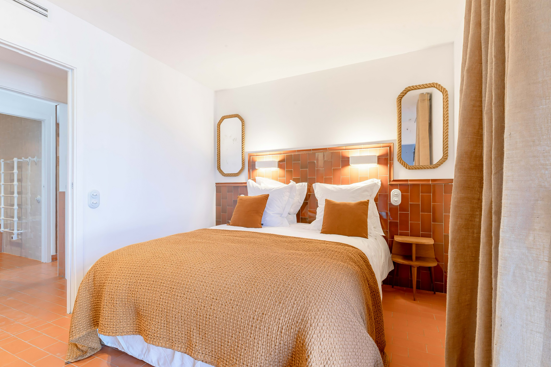maisonsdominos-saint-remy_villa_provence_france_interior-queen-bed.jpg