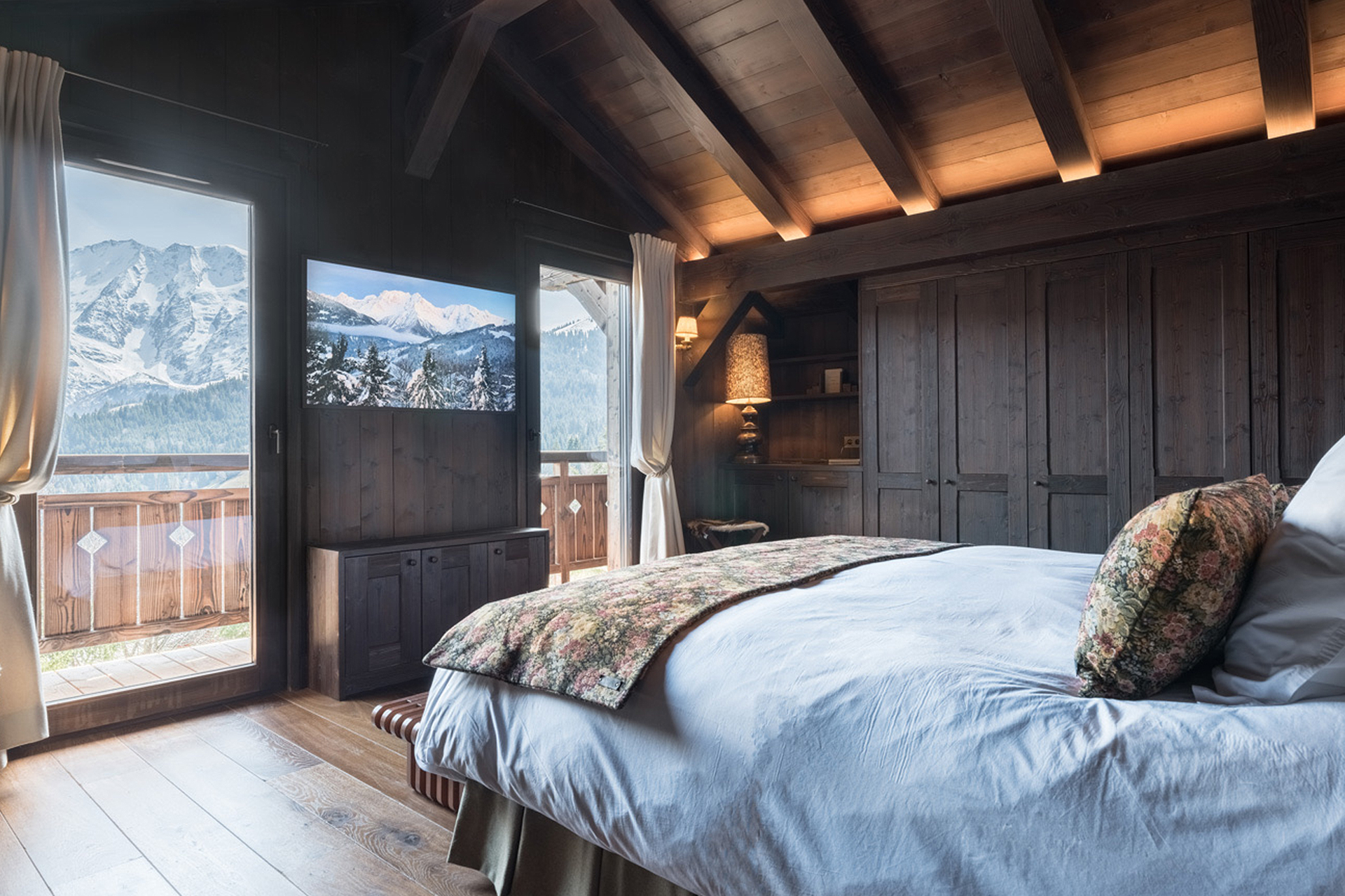 maisons-dominos-saint-gervais_chalet_les-bains_france_interior-bedroom-view.jpg