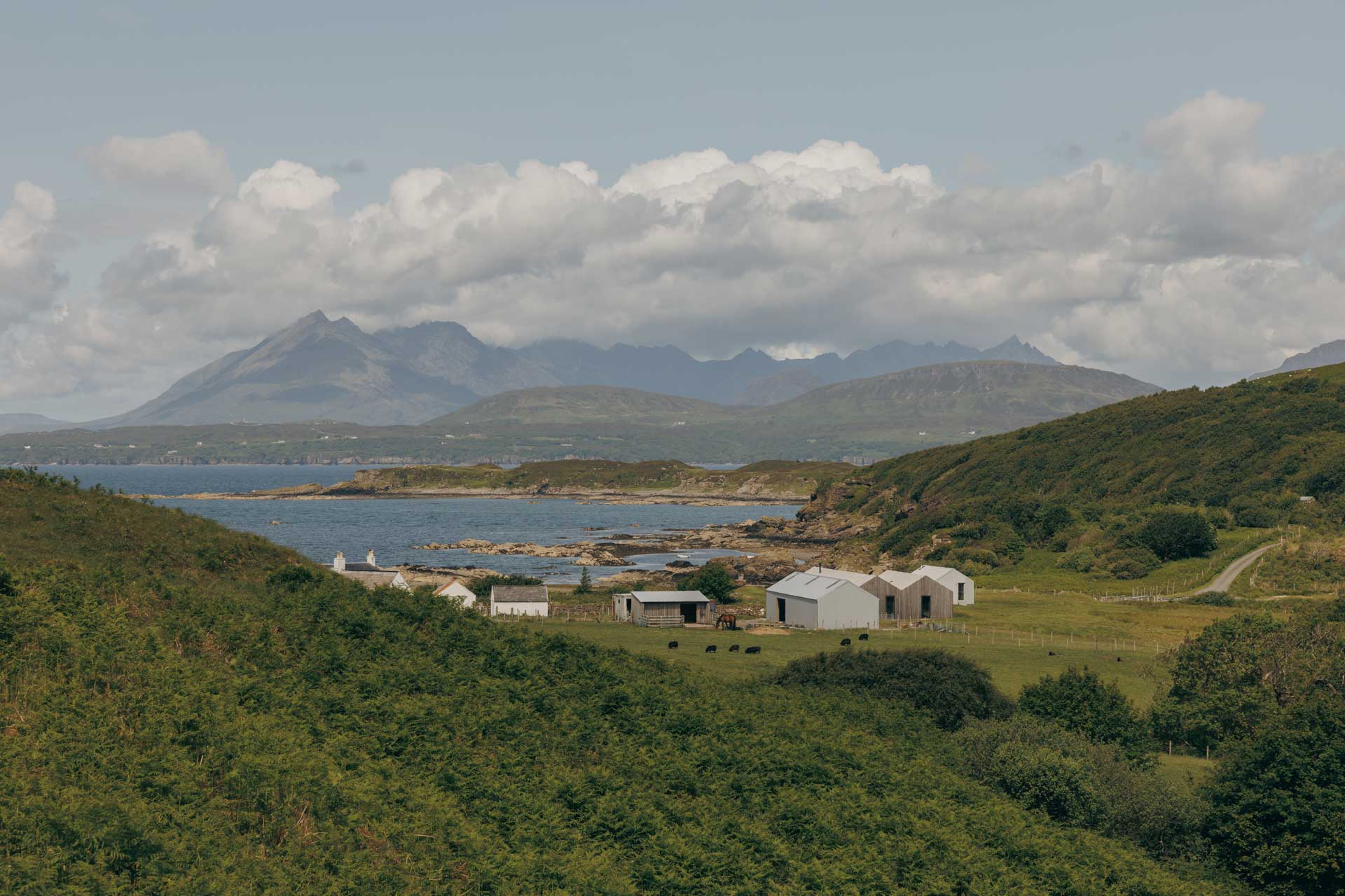 glasan_cabin_scotland-uk_exterior-landscape.jpg