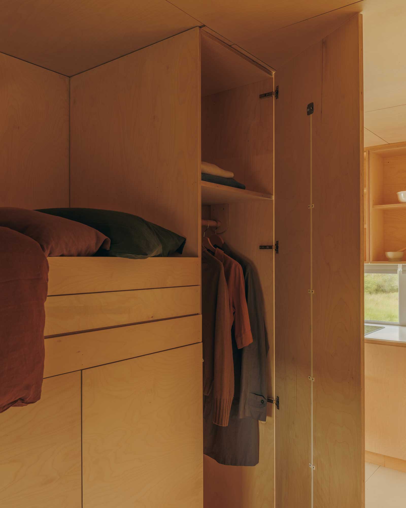 glasan_cabin_scotland-uk_interior-closet.jpg