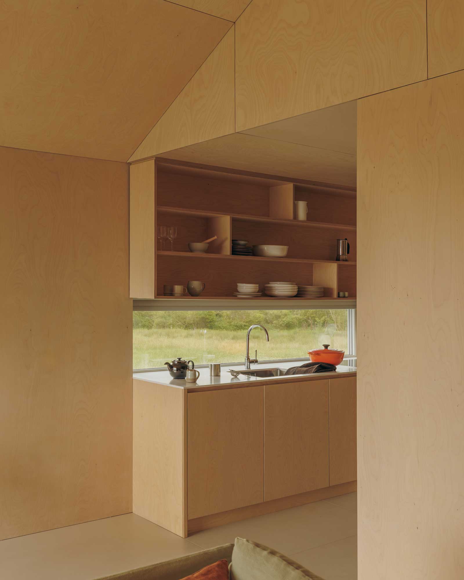 glasan_cabin_scotland-uk_interior-kitchen-design.jpg