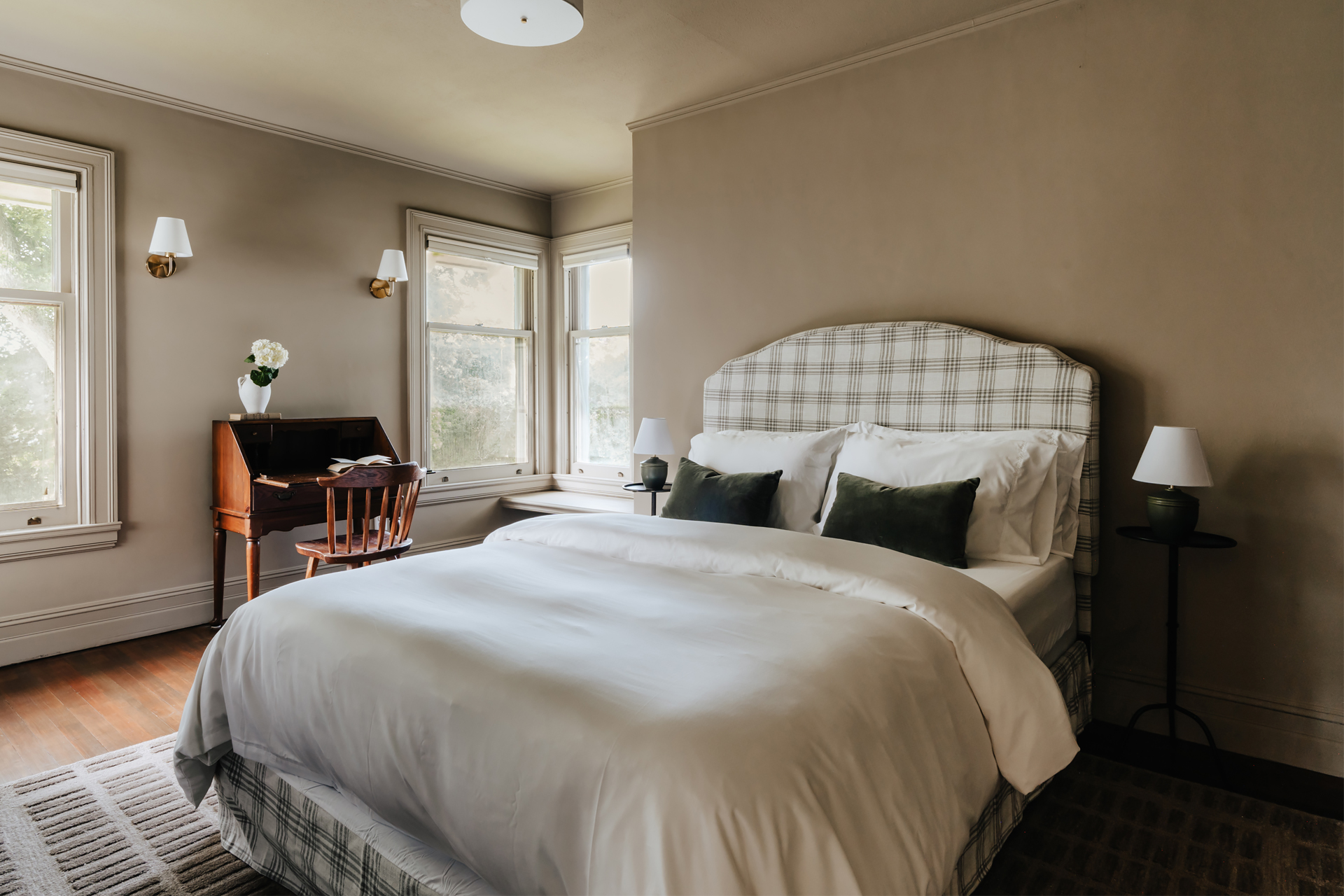 the-pearson-house_house_auburn_new-york_usa_interior-bedroom-bed.jpg