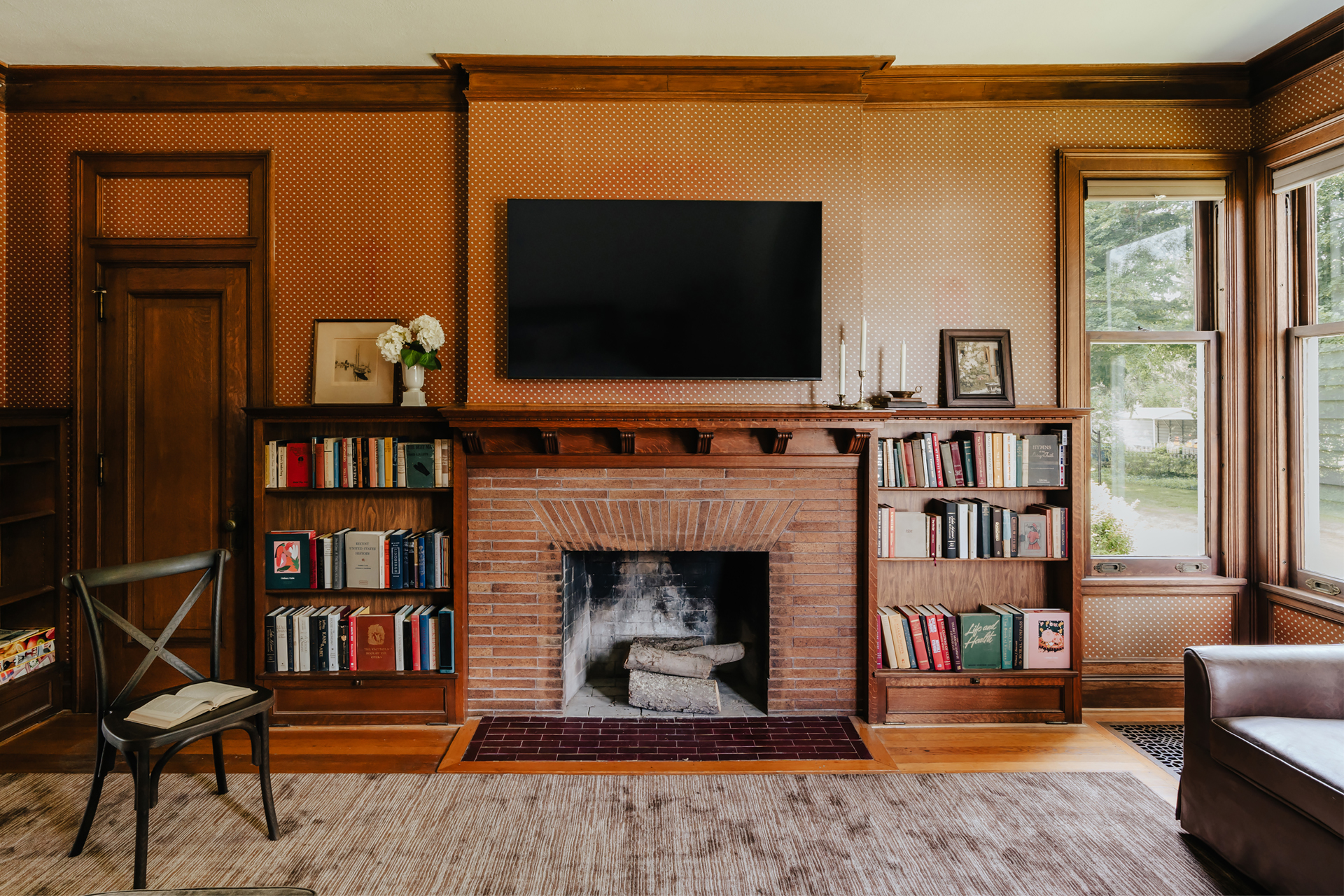 the-pearson-house_house_auburn_new-york_usa_interior-fireplace.jpg