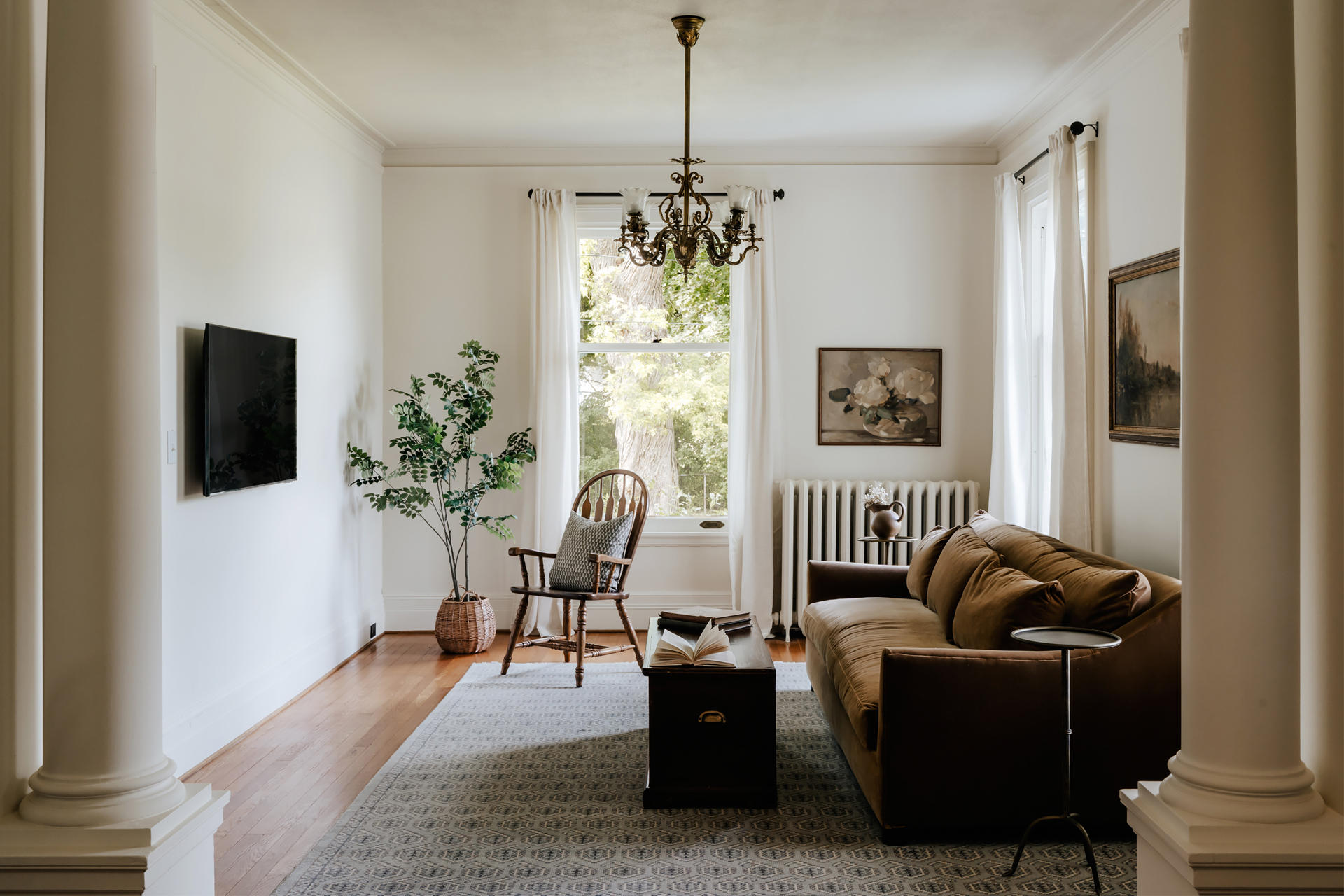 the-pearson-house_house_auburn_new-york_usa_interior-livingroom.jpg