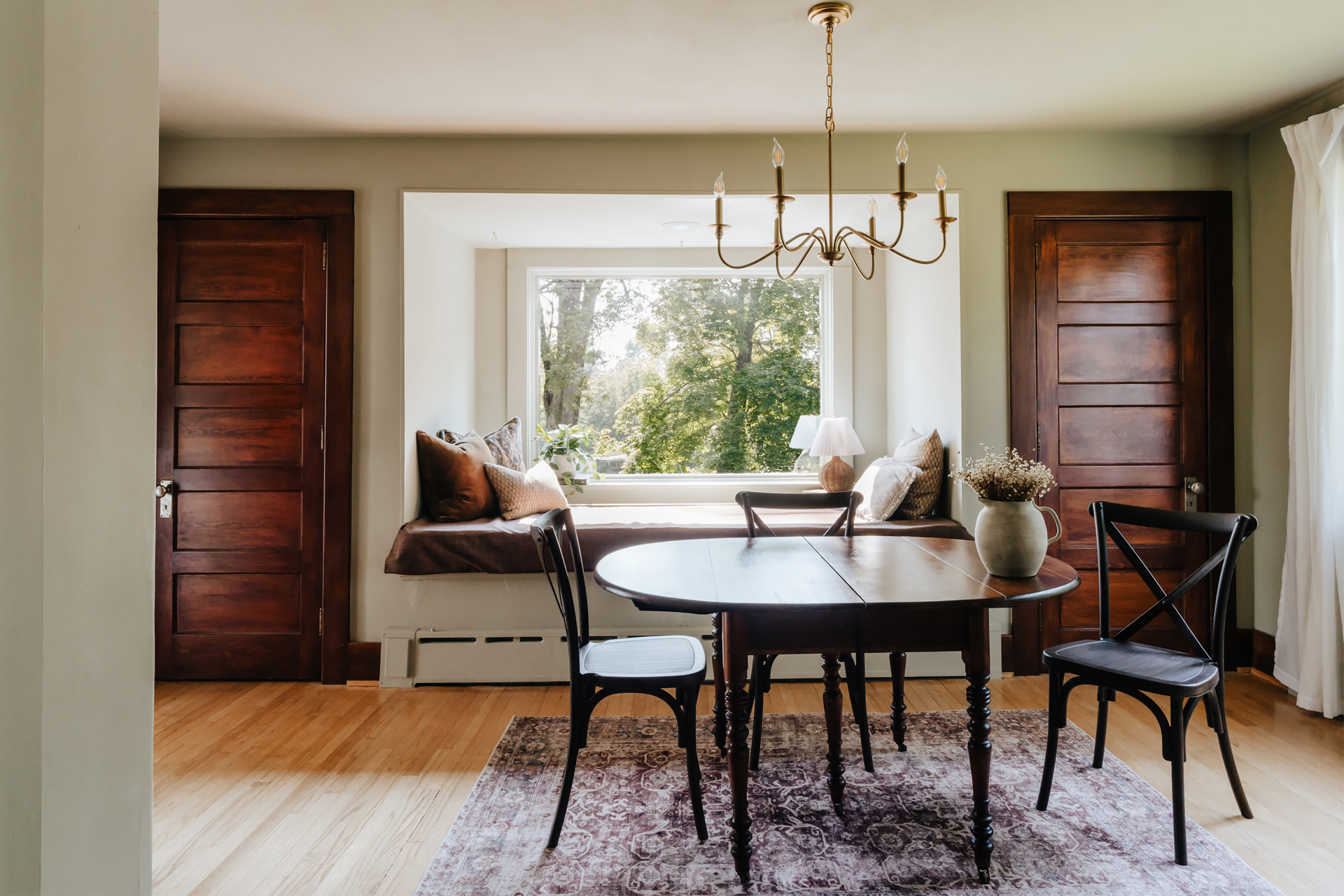 the-pearson-house_house_auburn_new-york_usa_interior-table.jpg