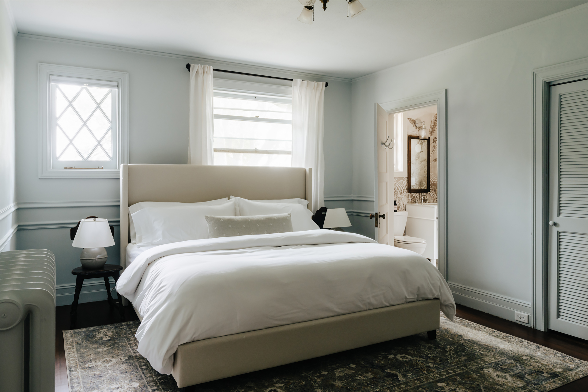 the-pearson-house_house_auburn_new-york_usa_interior-white-bedroom.jpg