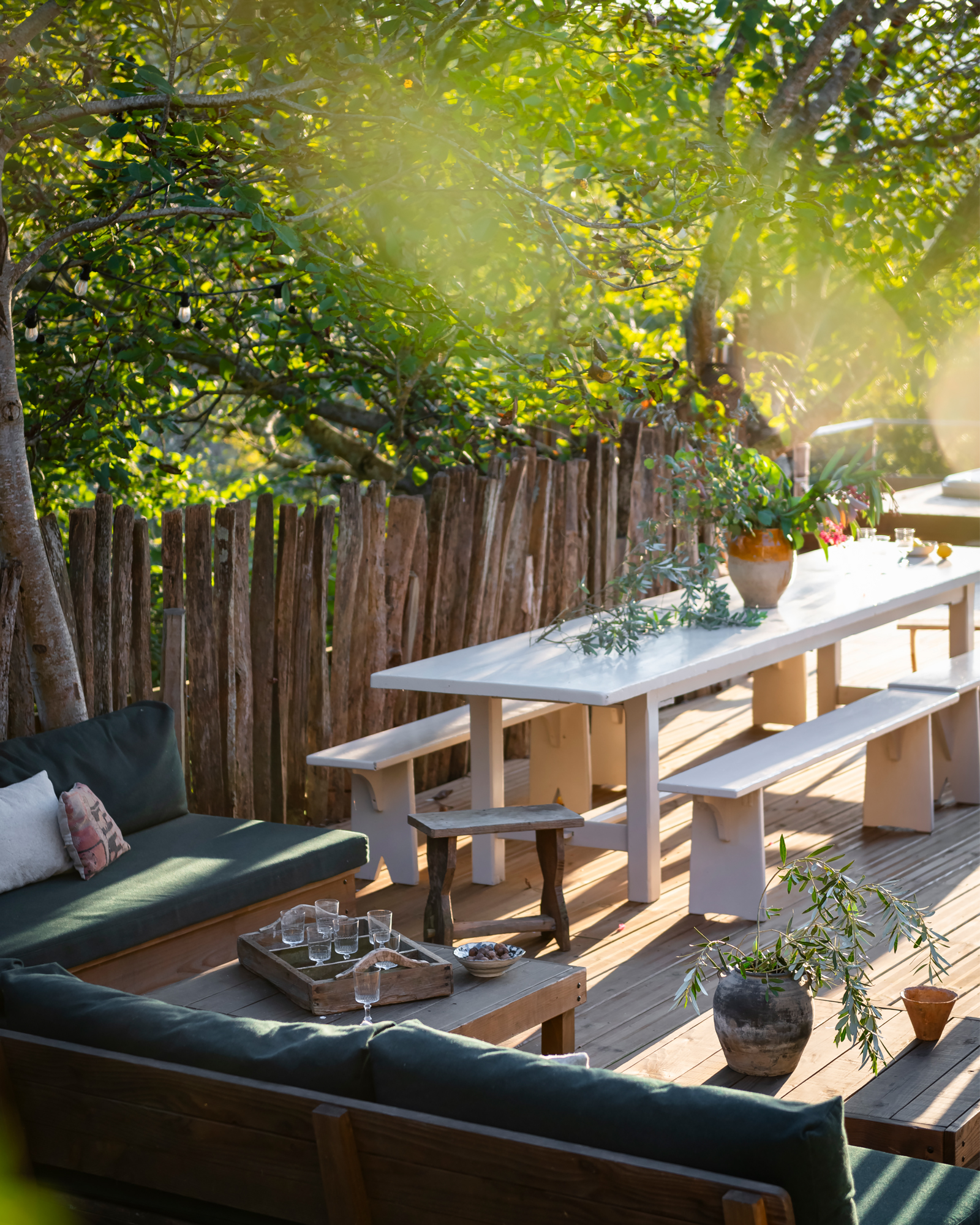 domaine-lermitage_estate_hastingues_france_exterior-living-table.jpg