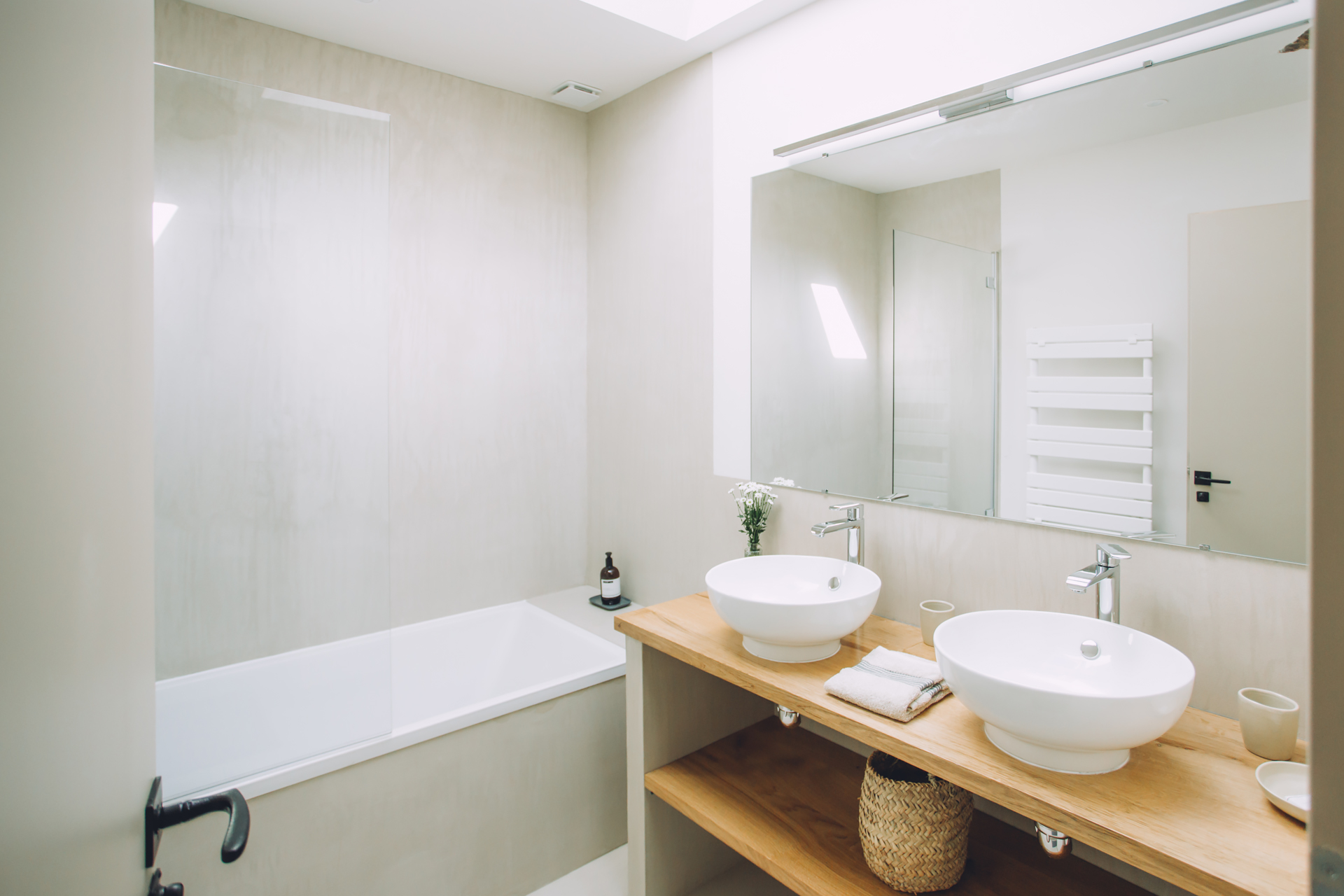 domaine-lermitage_estate_hastingues_france_interior-bathroom.jpg