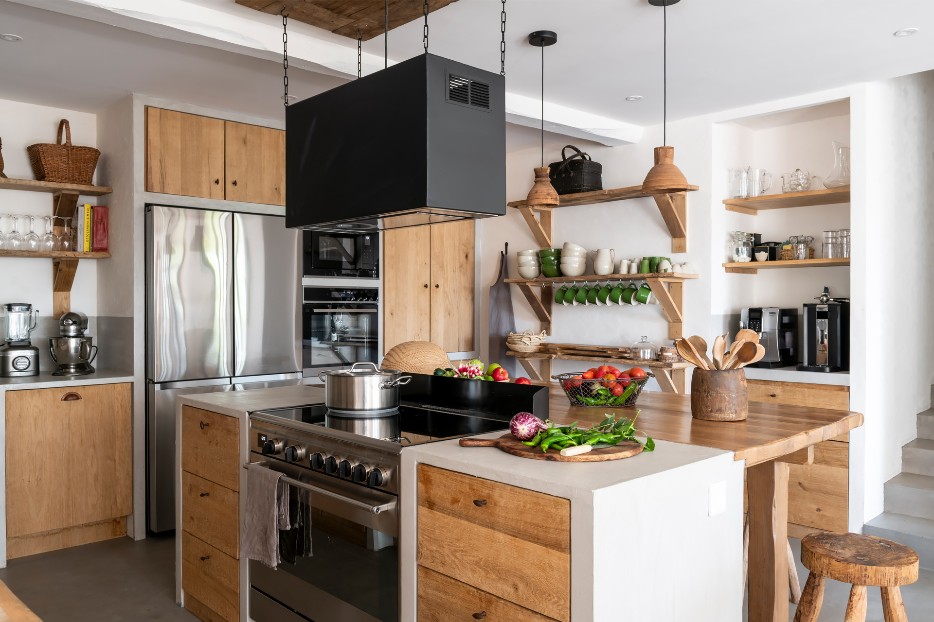 domaine-lermitage_estate_hastingues_france_interior-kitchen-island.jpg