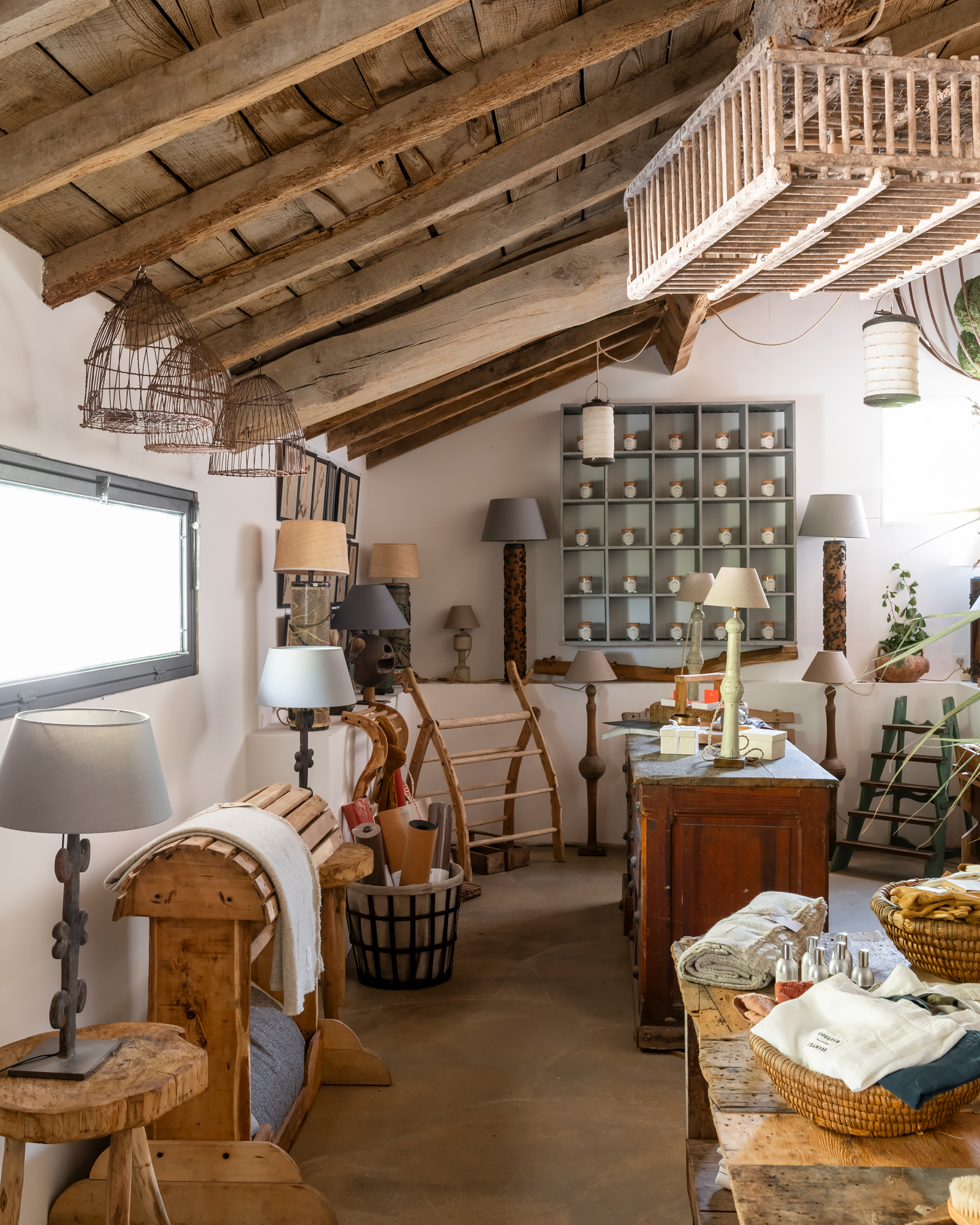 domaine-lermitage_estate_hastingues_france_interior-store4.jpg