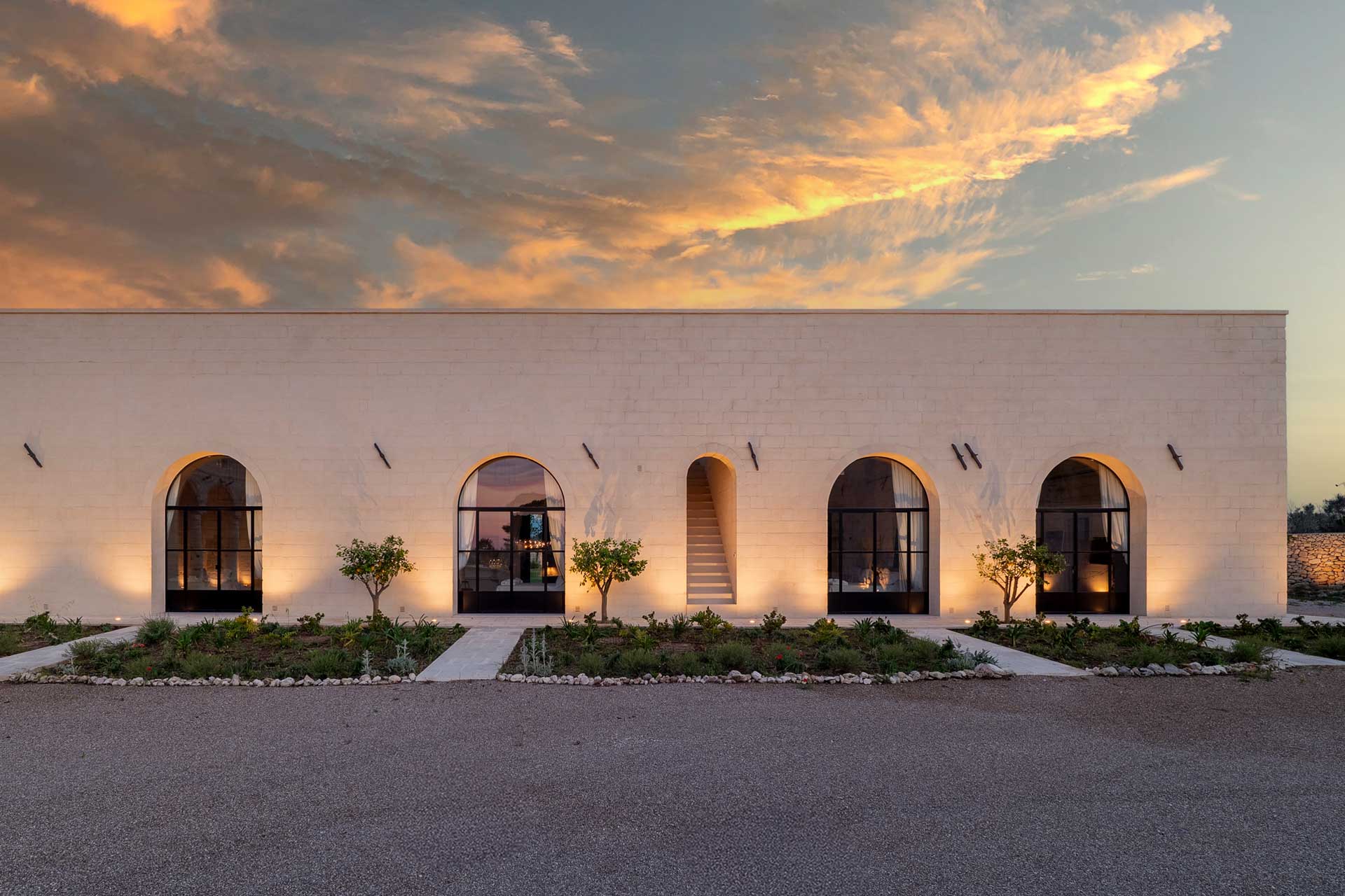 masseria-dei-gesuiti_villa_puglia-italy_exterior-sunset-facade.jpg